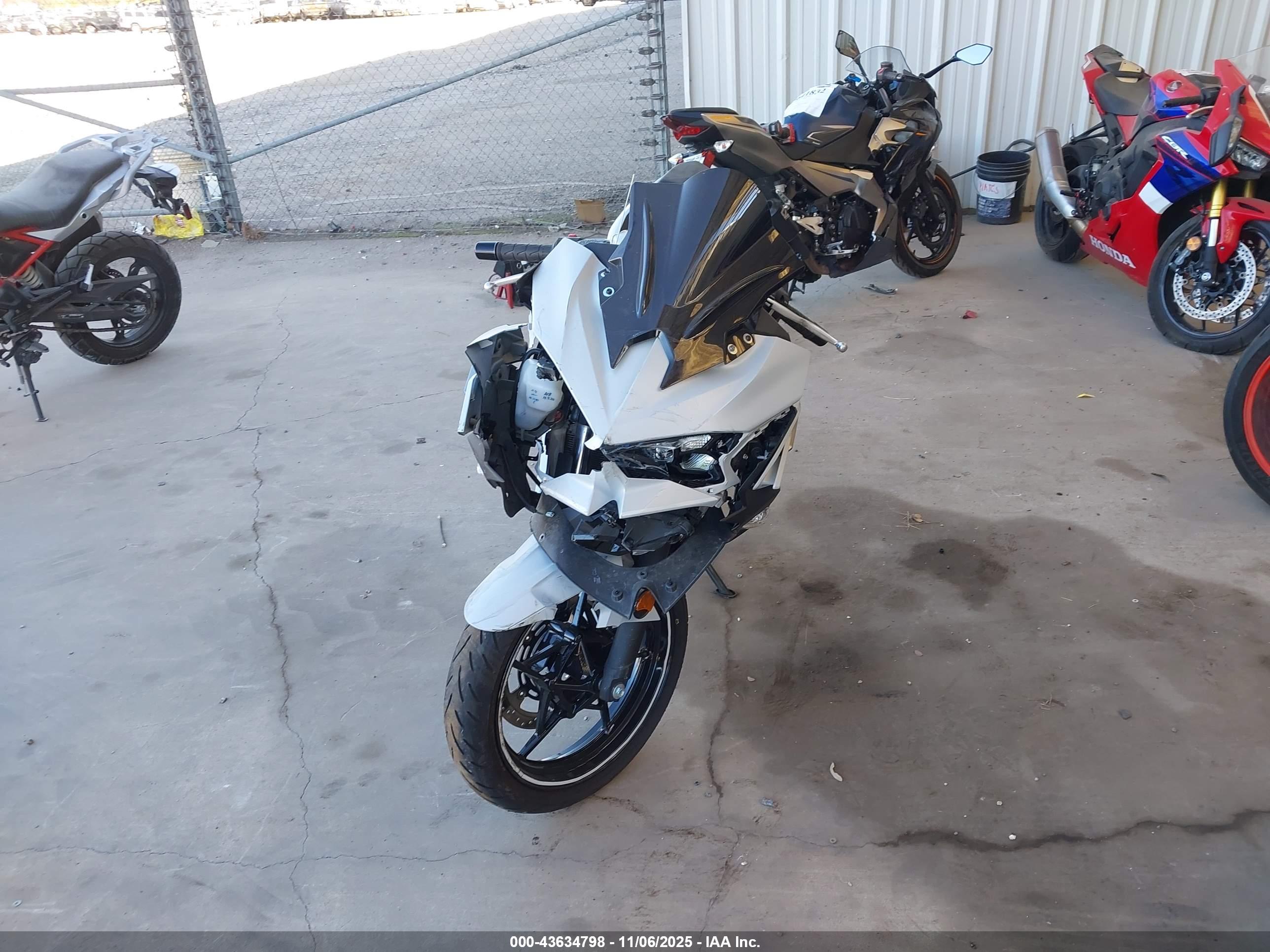 KAWASAKI EX500 image 5