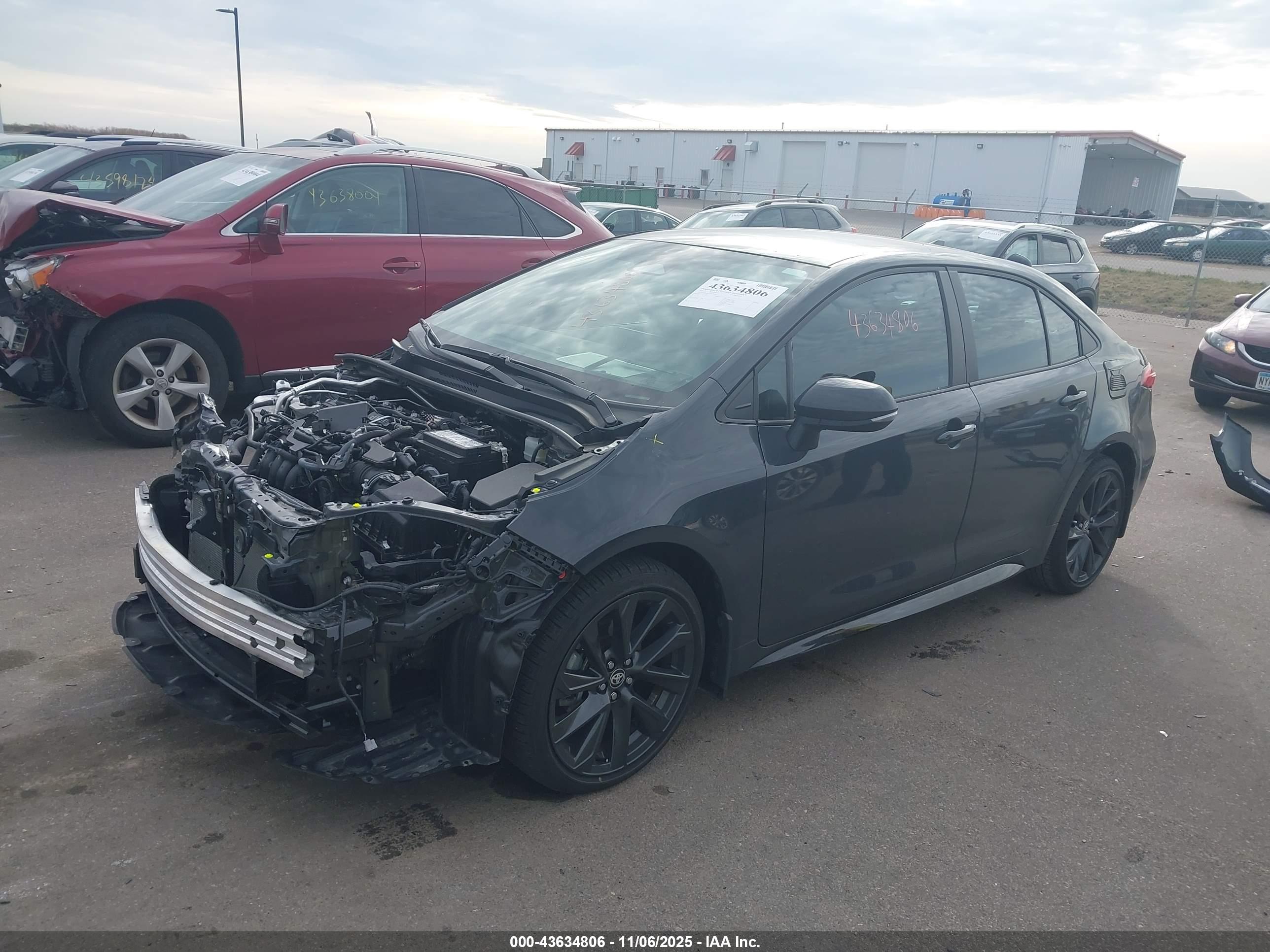 TOYOTA COROLLA image 2