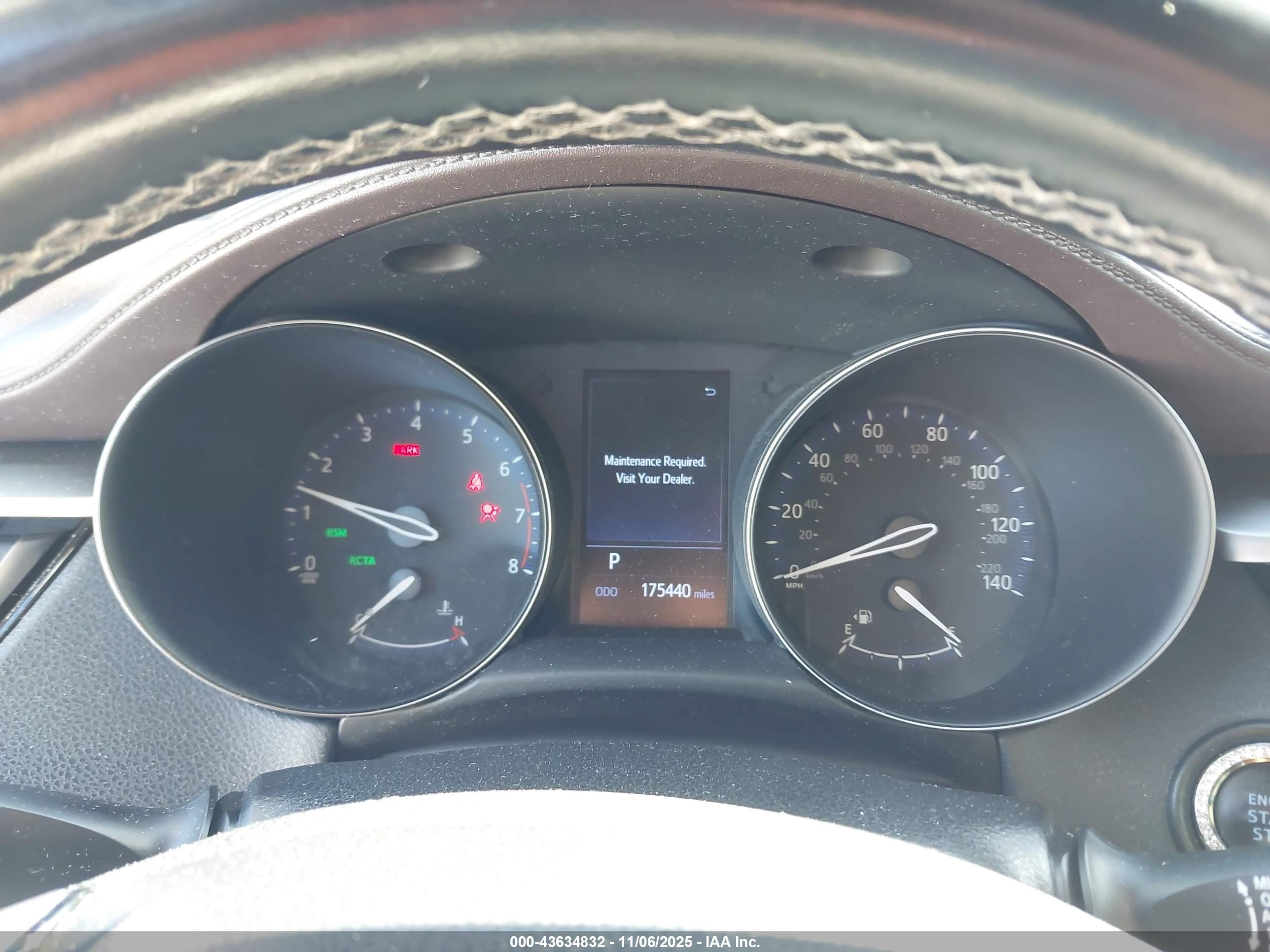 TOYOTA C-HR image 7