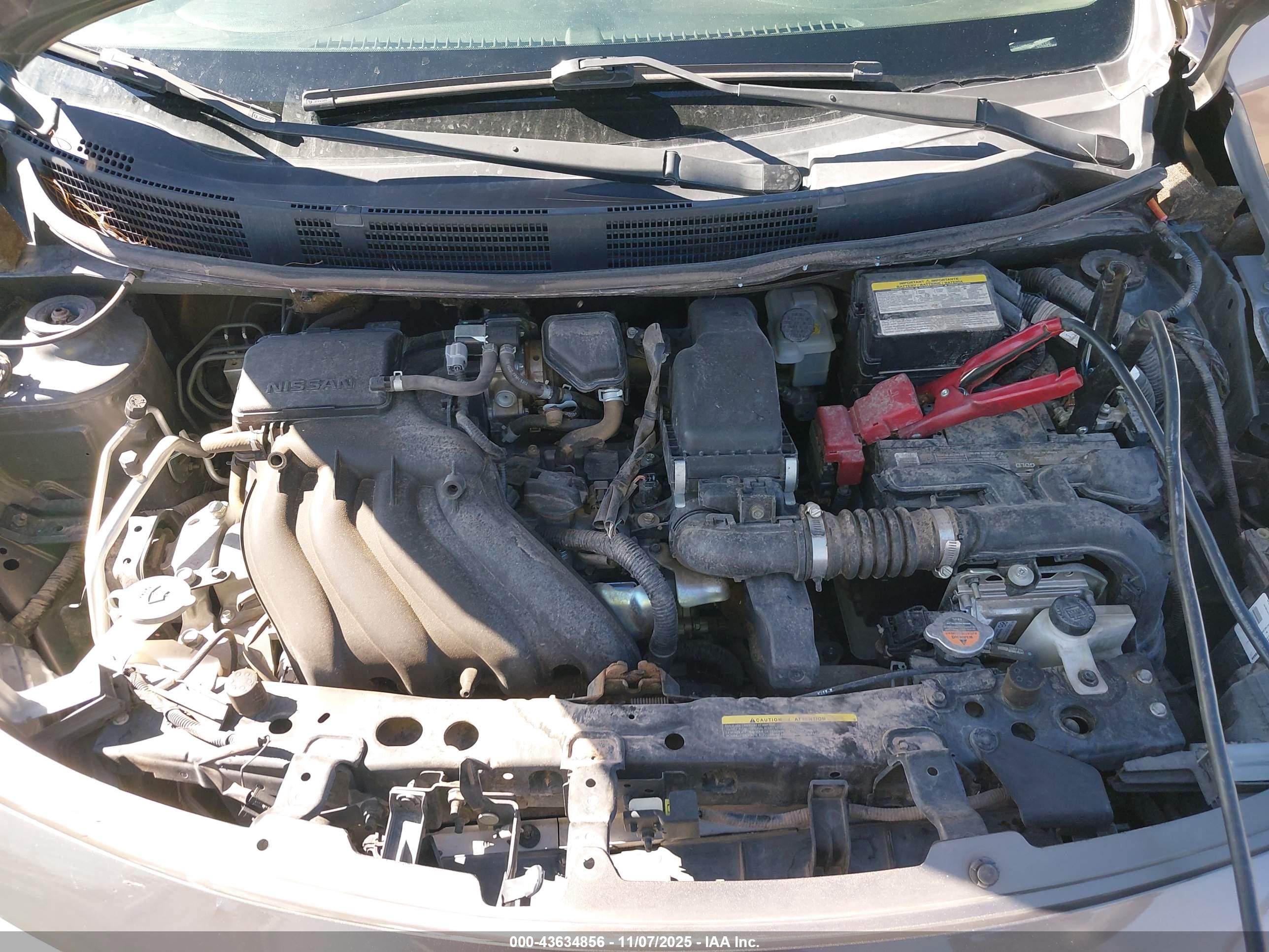 NISSAN VERSA image 10
