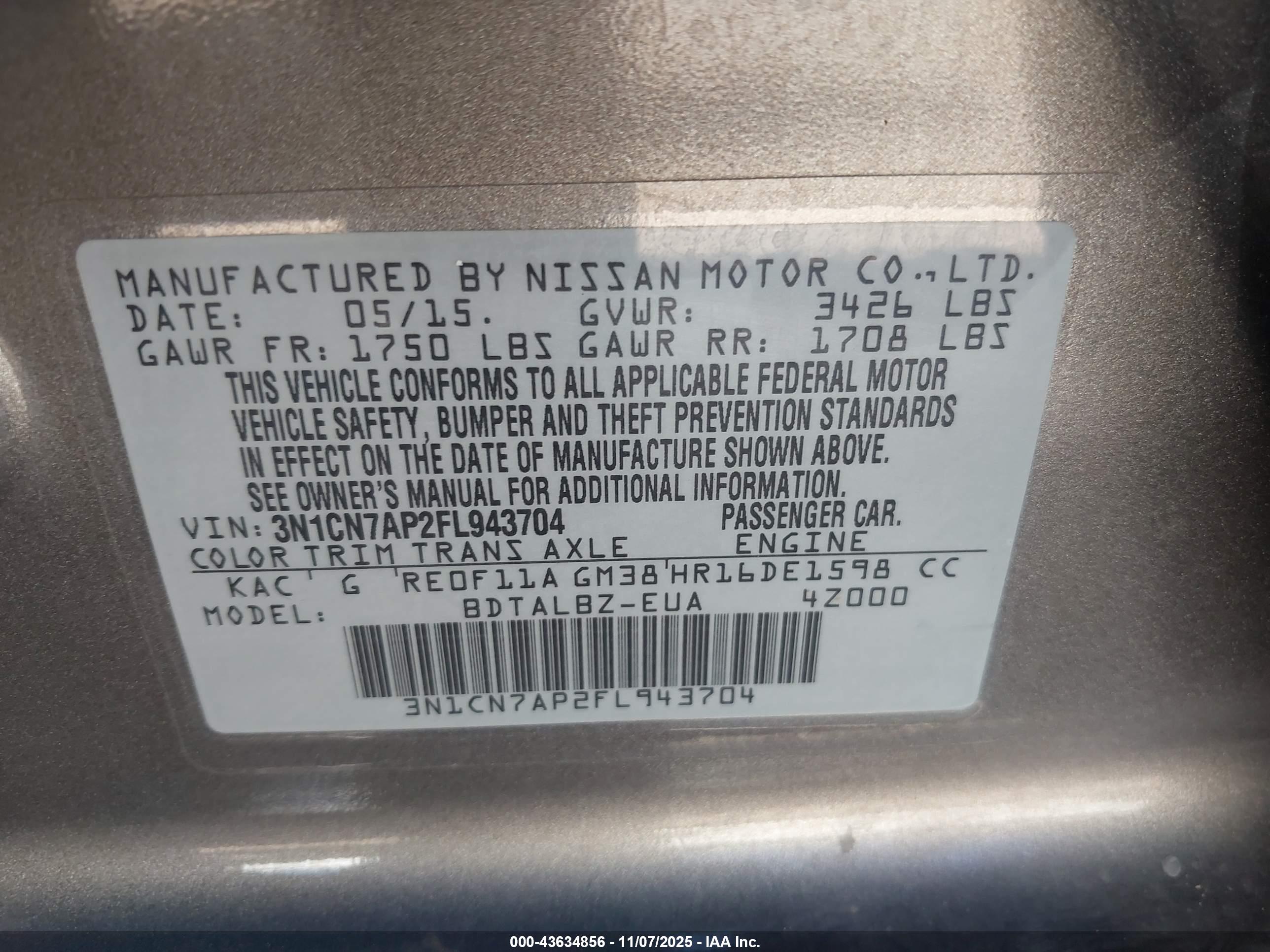 NISSAN VERSA image 9
