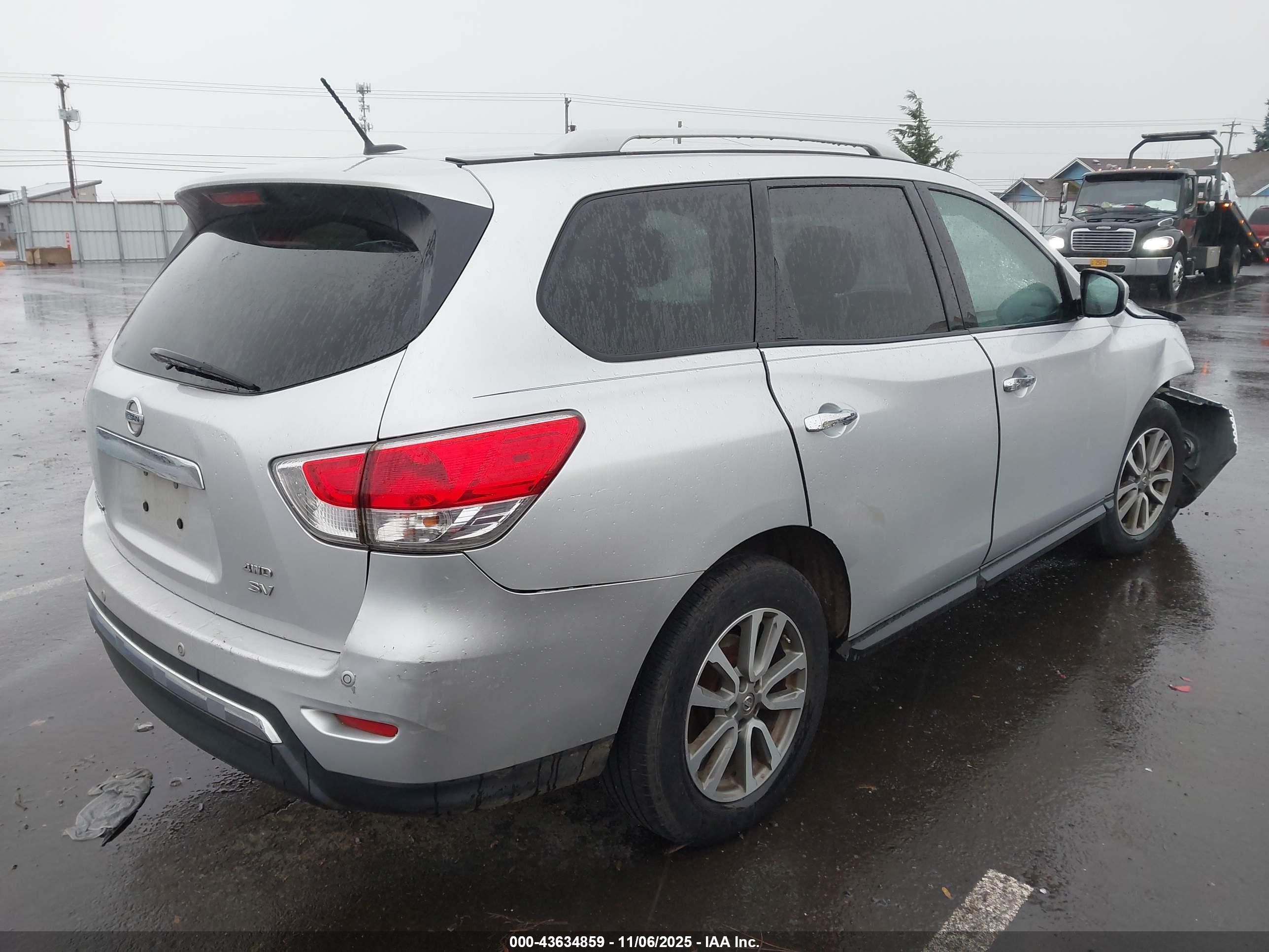 NISSAN PATHFINDER image 4