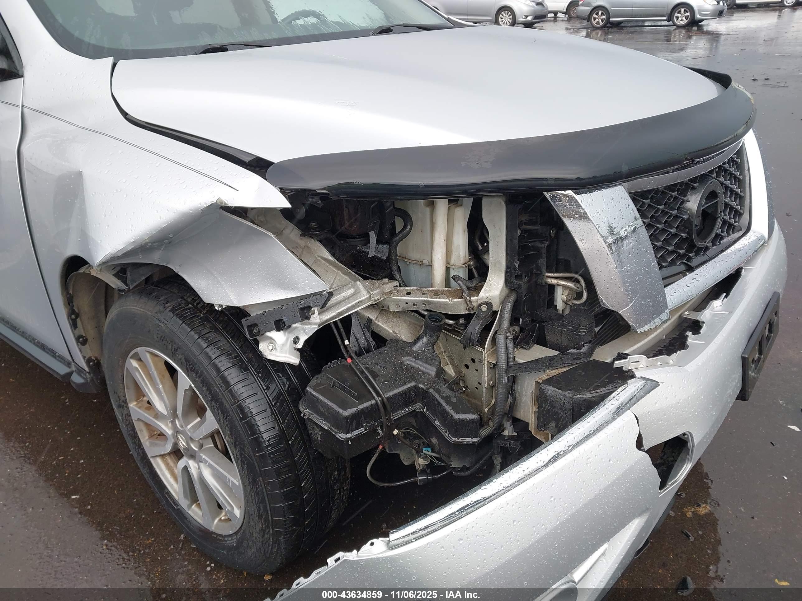 NISSAN PATHFINDER image 6