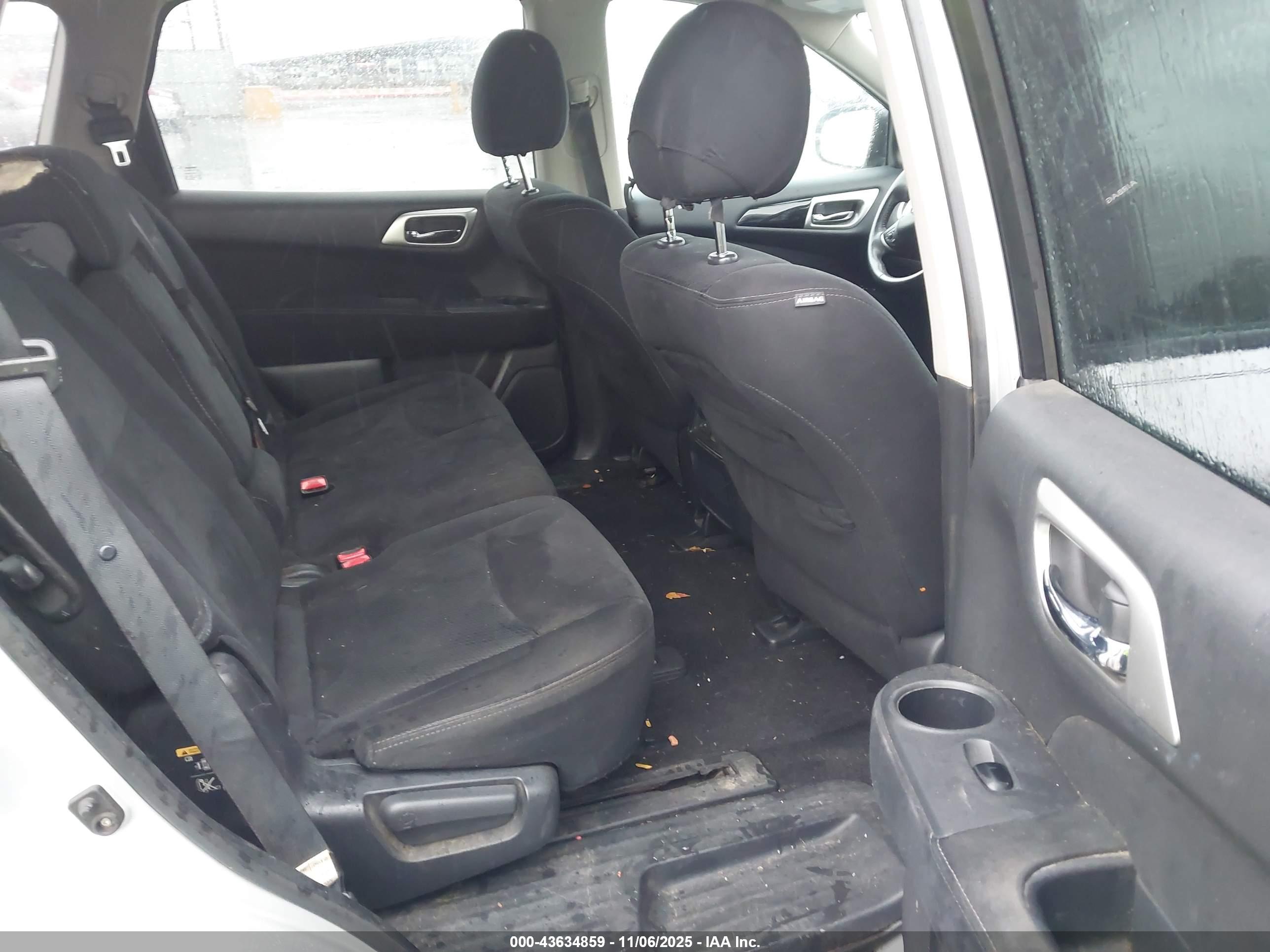 NISSAN PATHFINDER image 8
