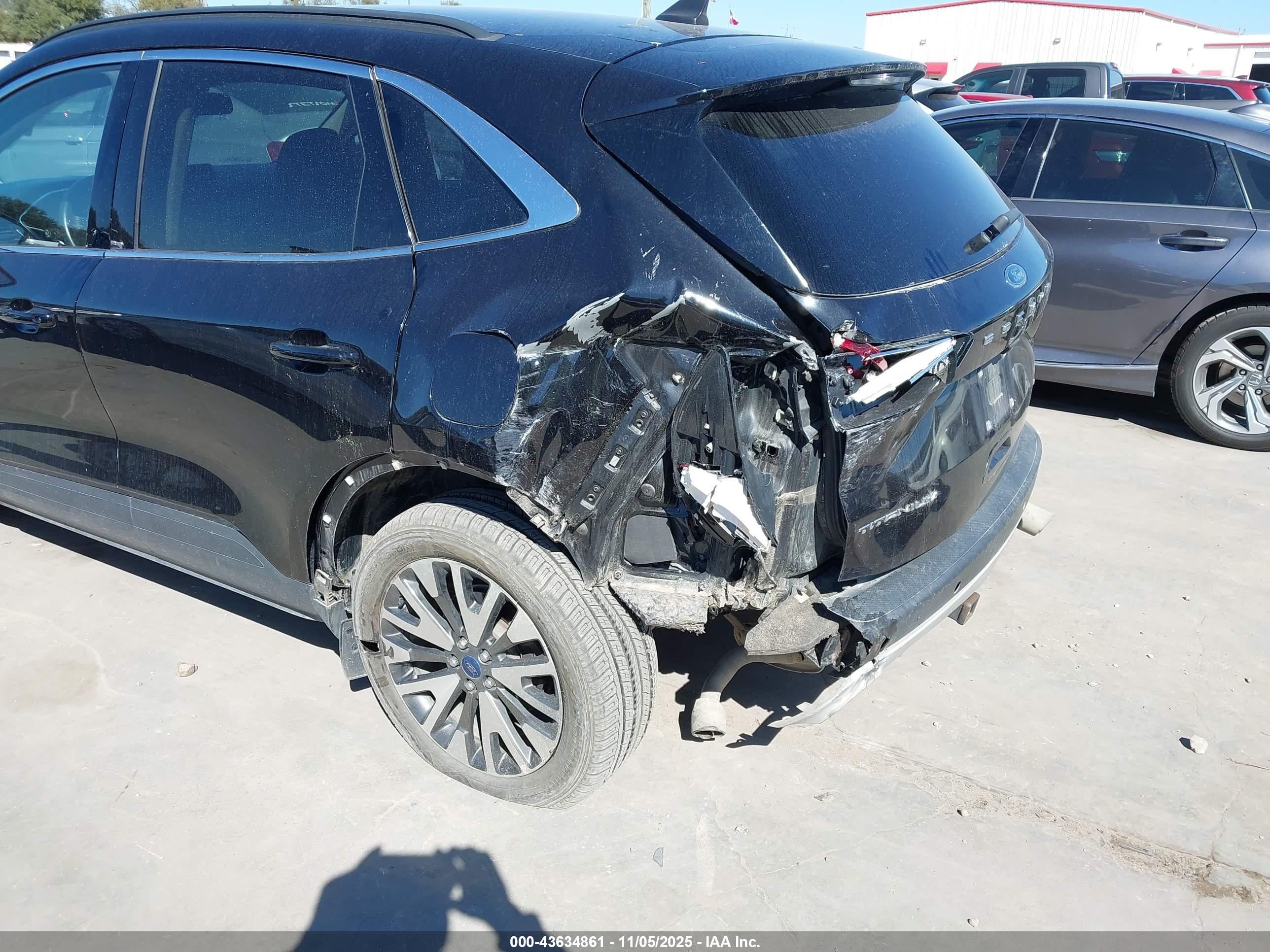 FORD ESCAPE image 6