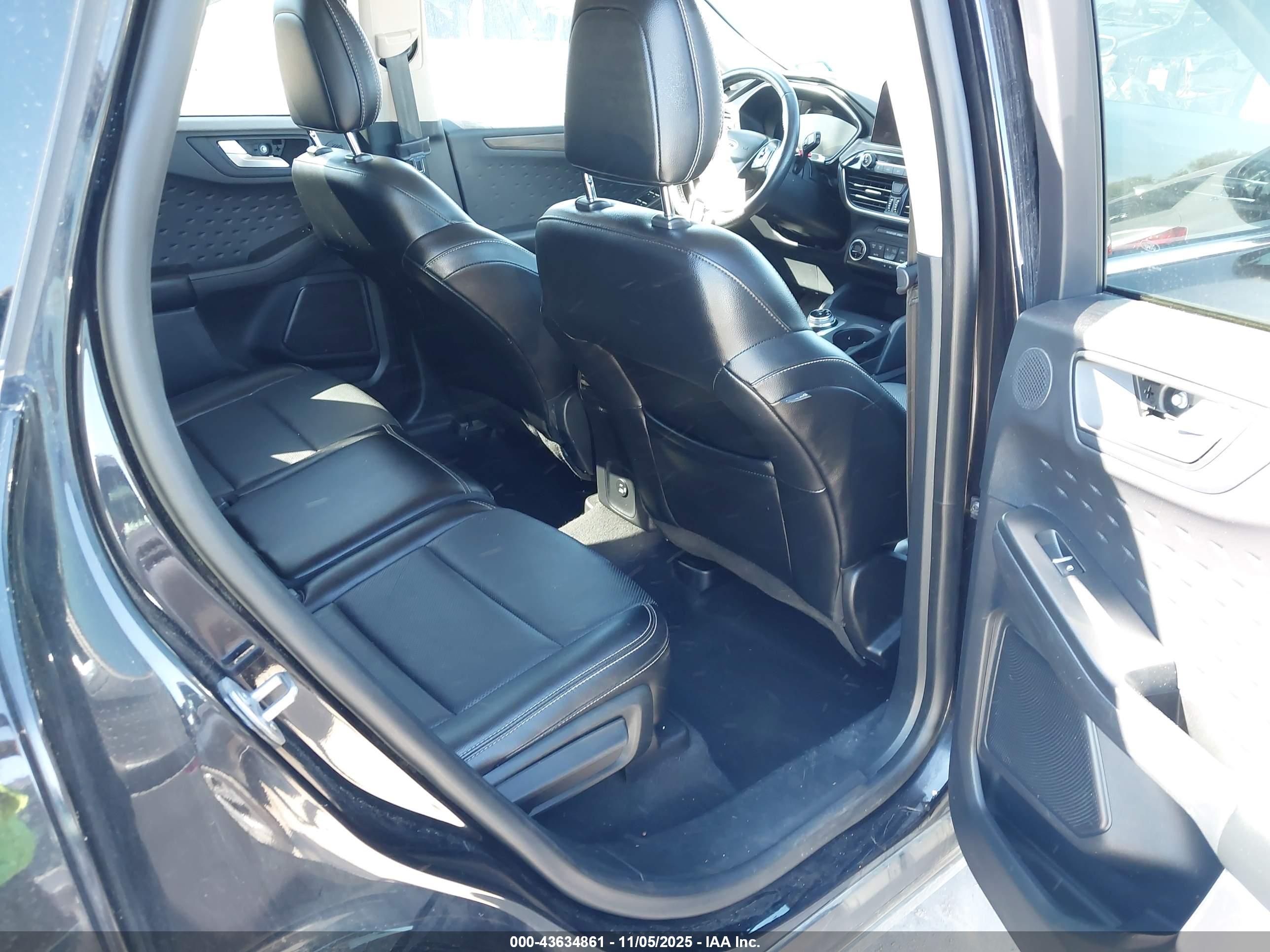 FORD ESCAPE image 8