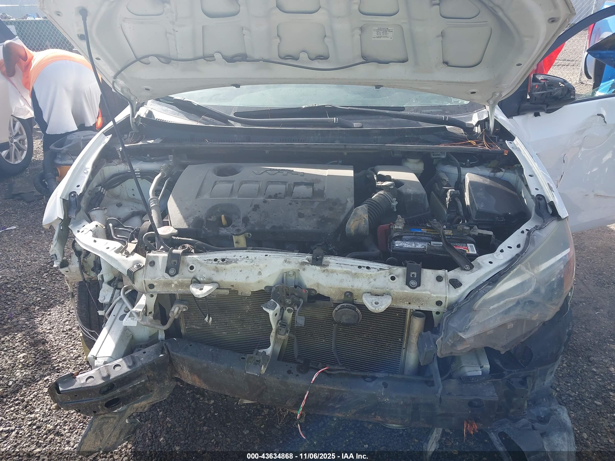 TOYOTA COROLLA image 10