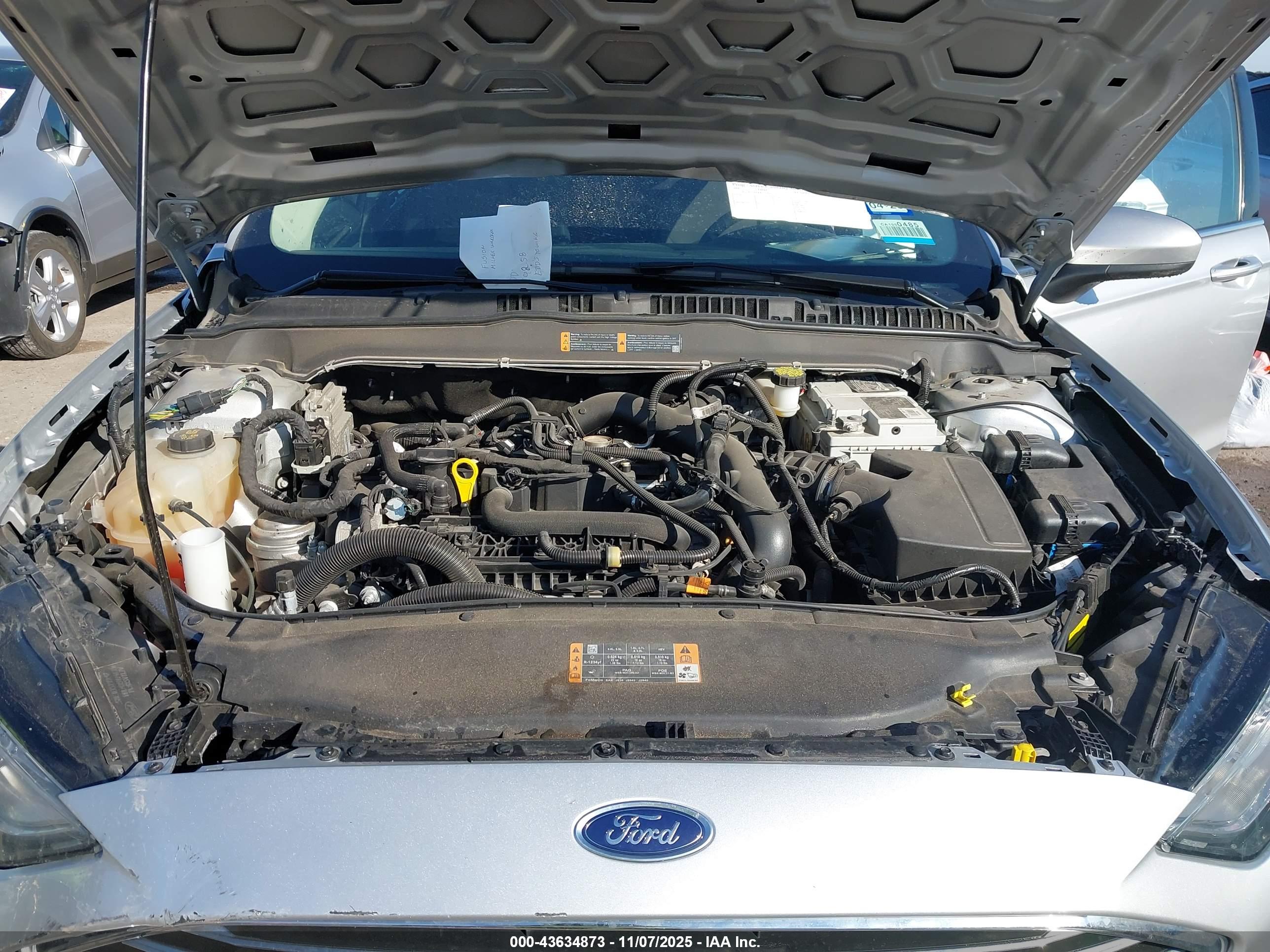 FORD FUSION image 10