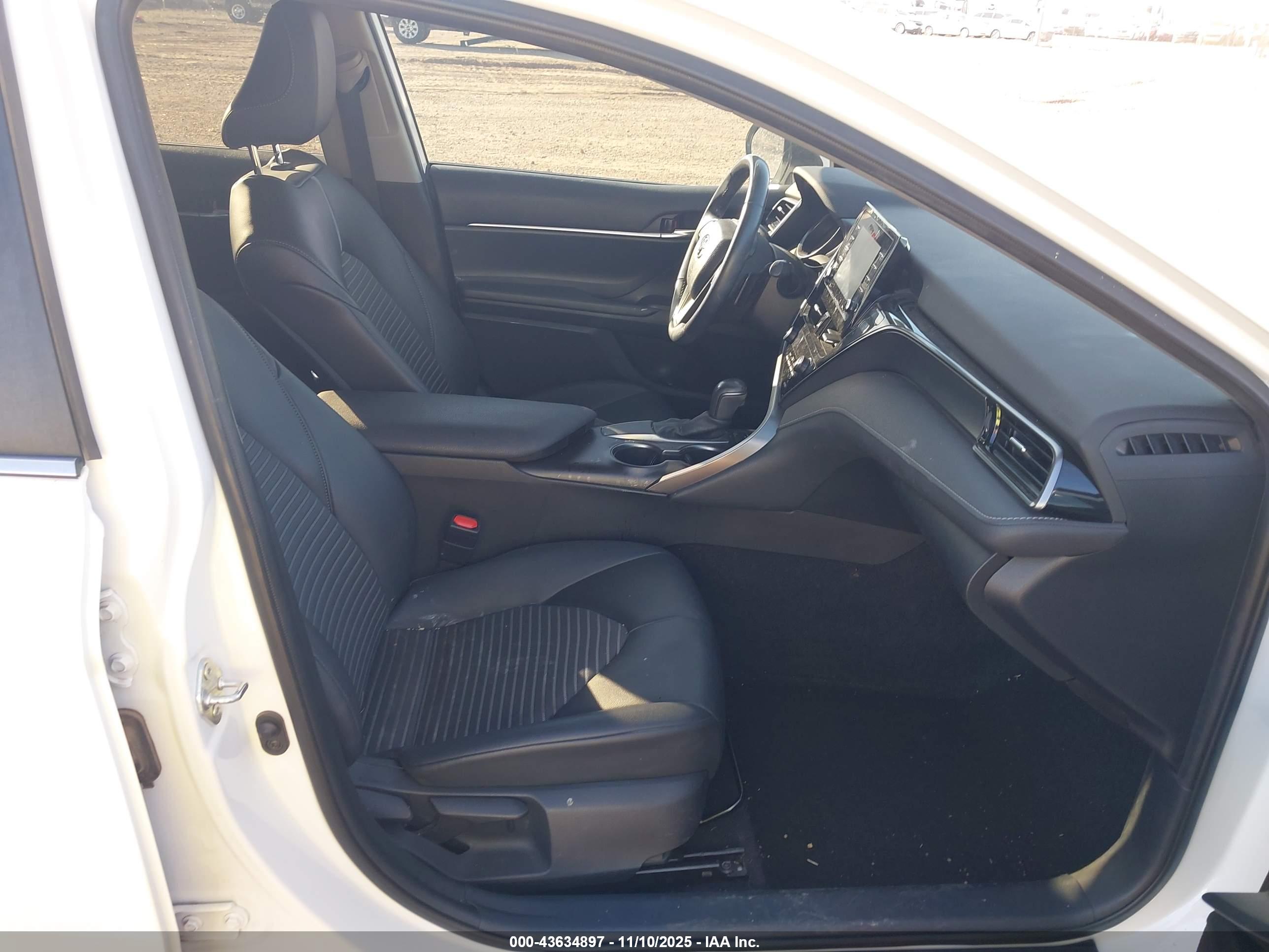 TOYOTA CAMRY image 5