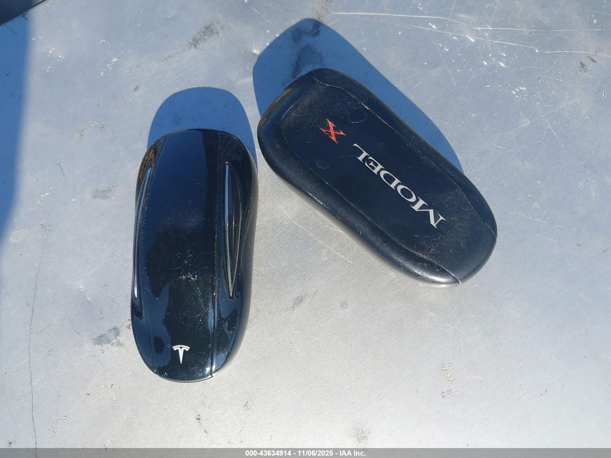 TESLA MODEL image 11