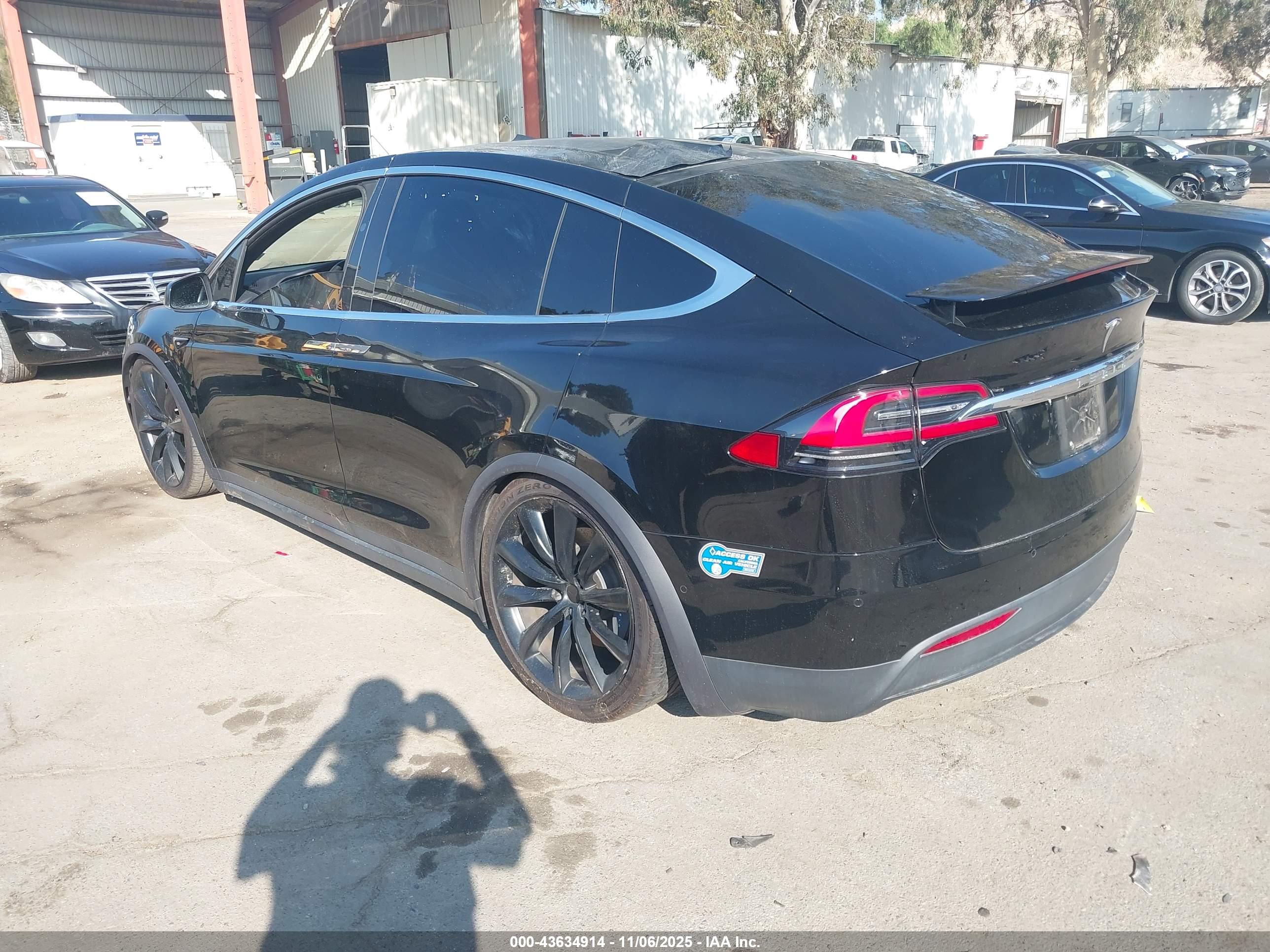 TESLA MODEL image 3
