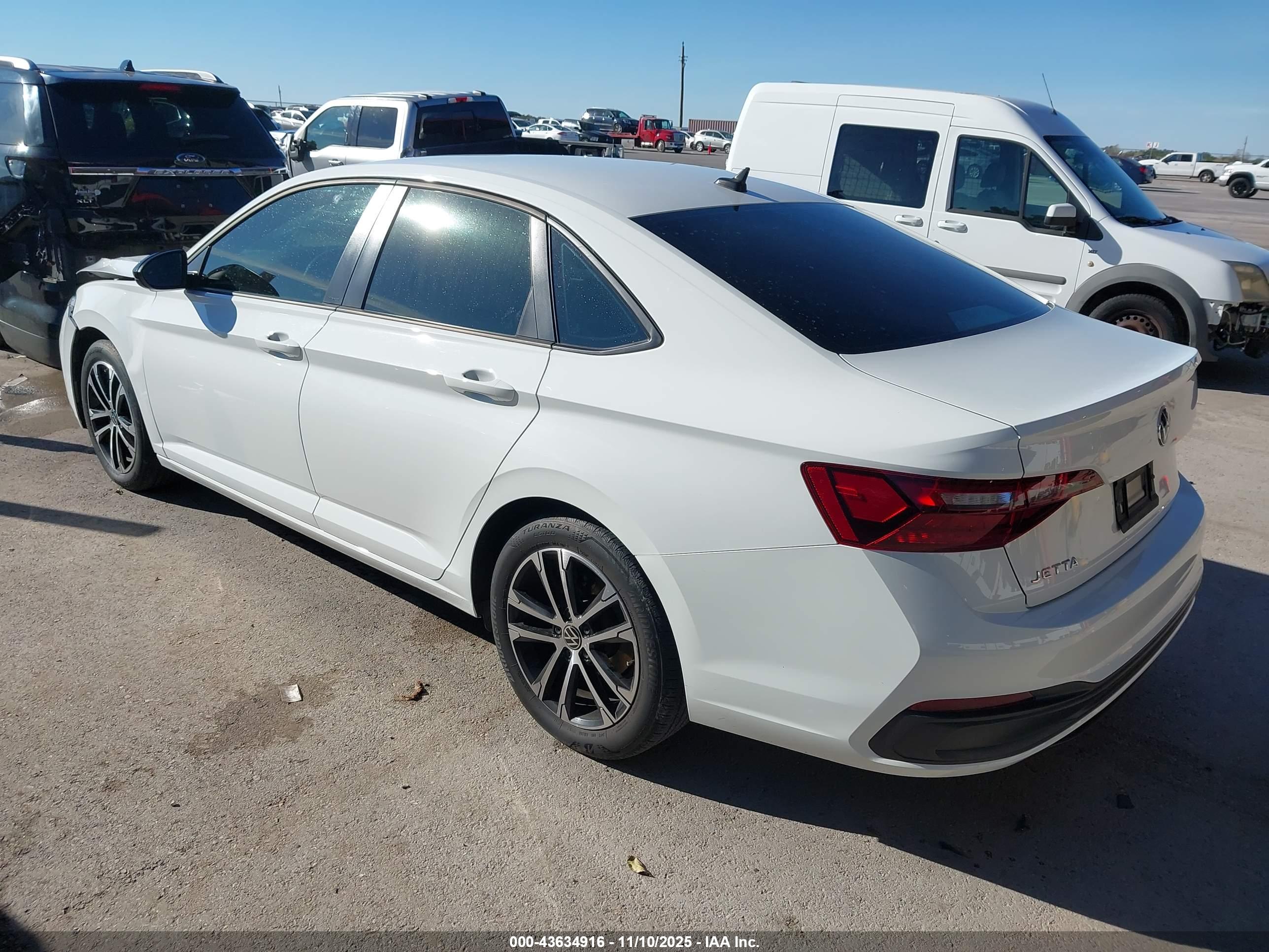 VOLKSWAGEN JETTA image 3