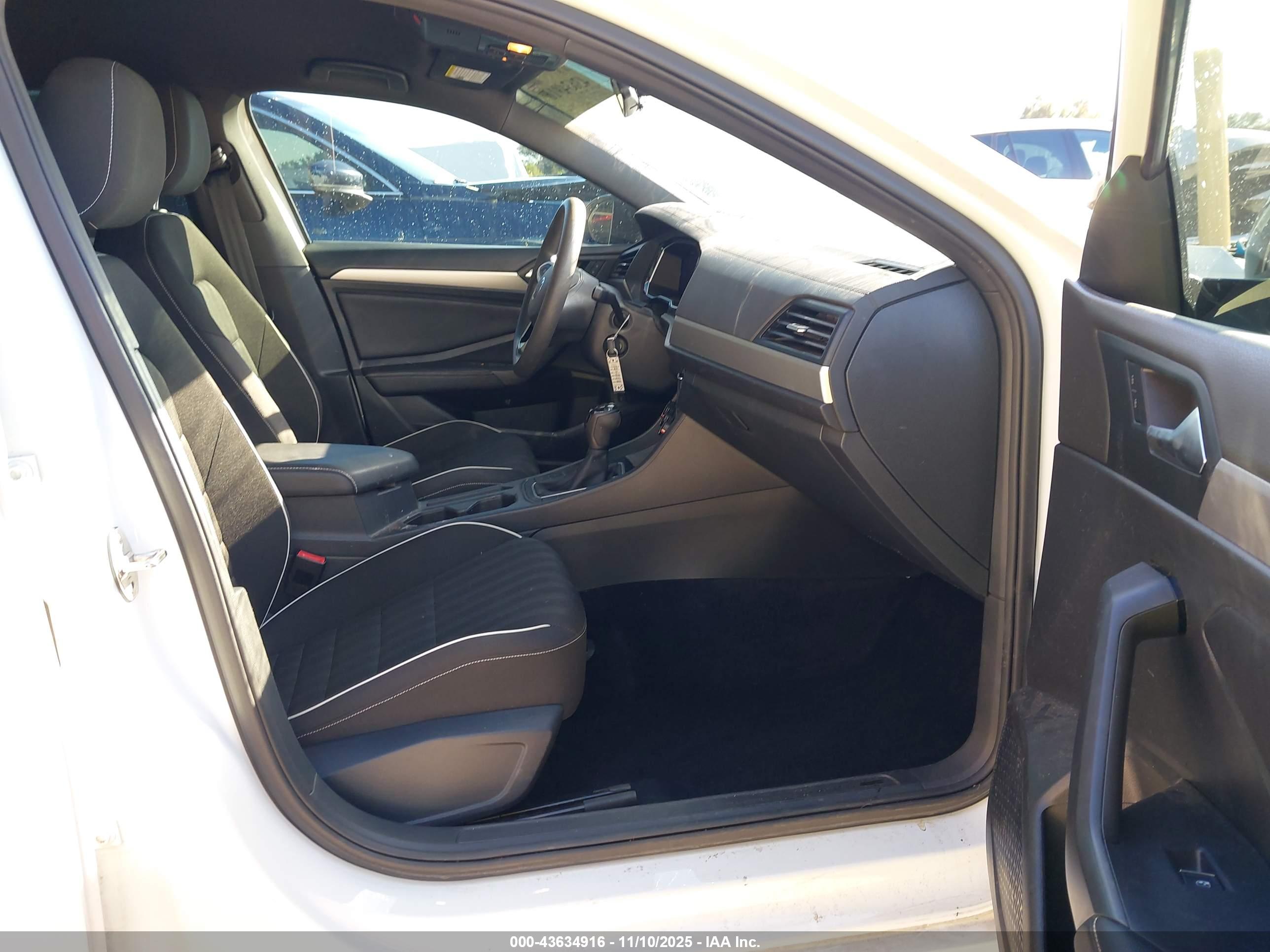 VOLKSWAGEN JETTA image 5