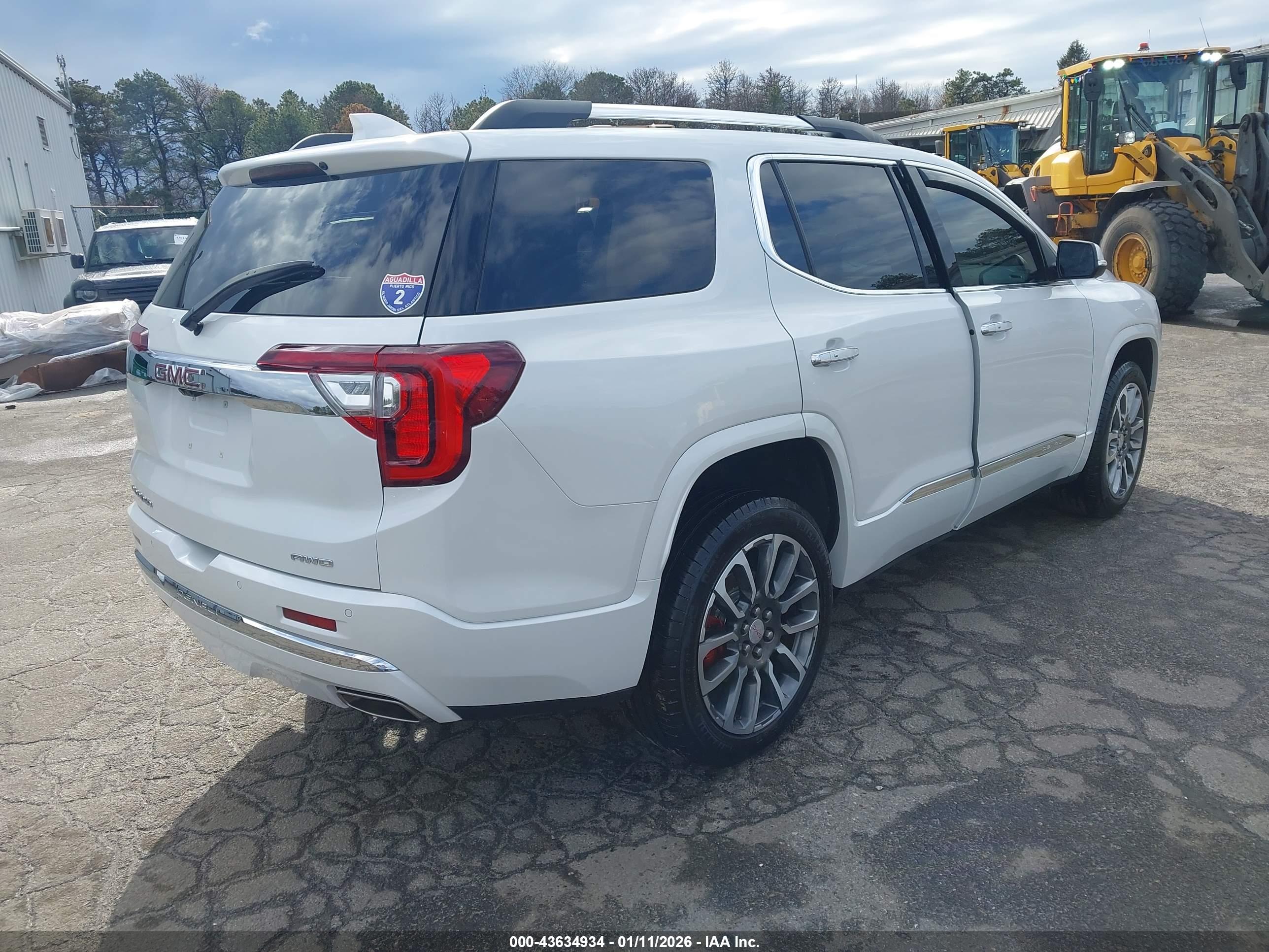 GMC ACADIA image 4