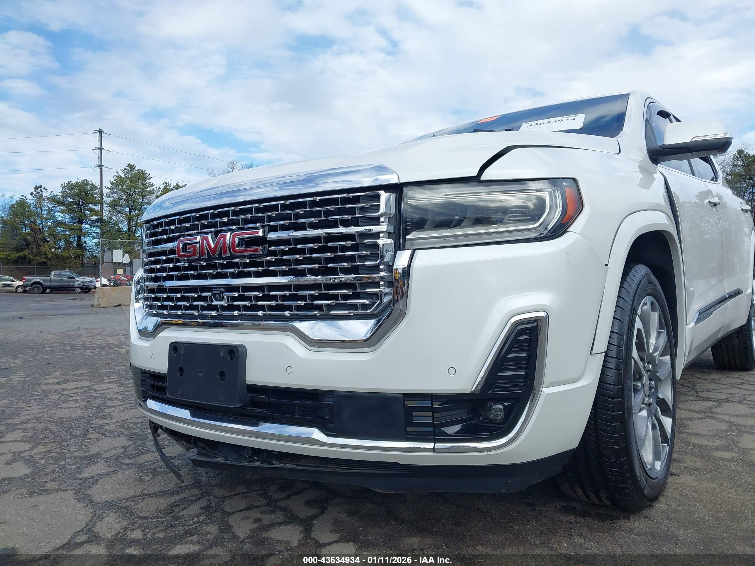 GMC ACADIA image 6