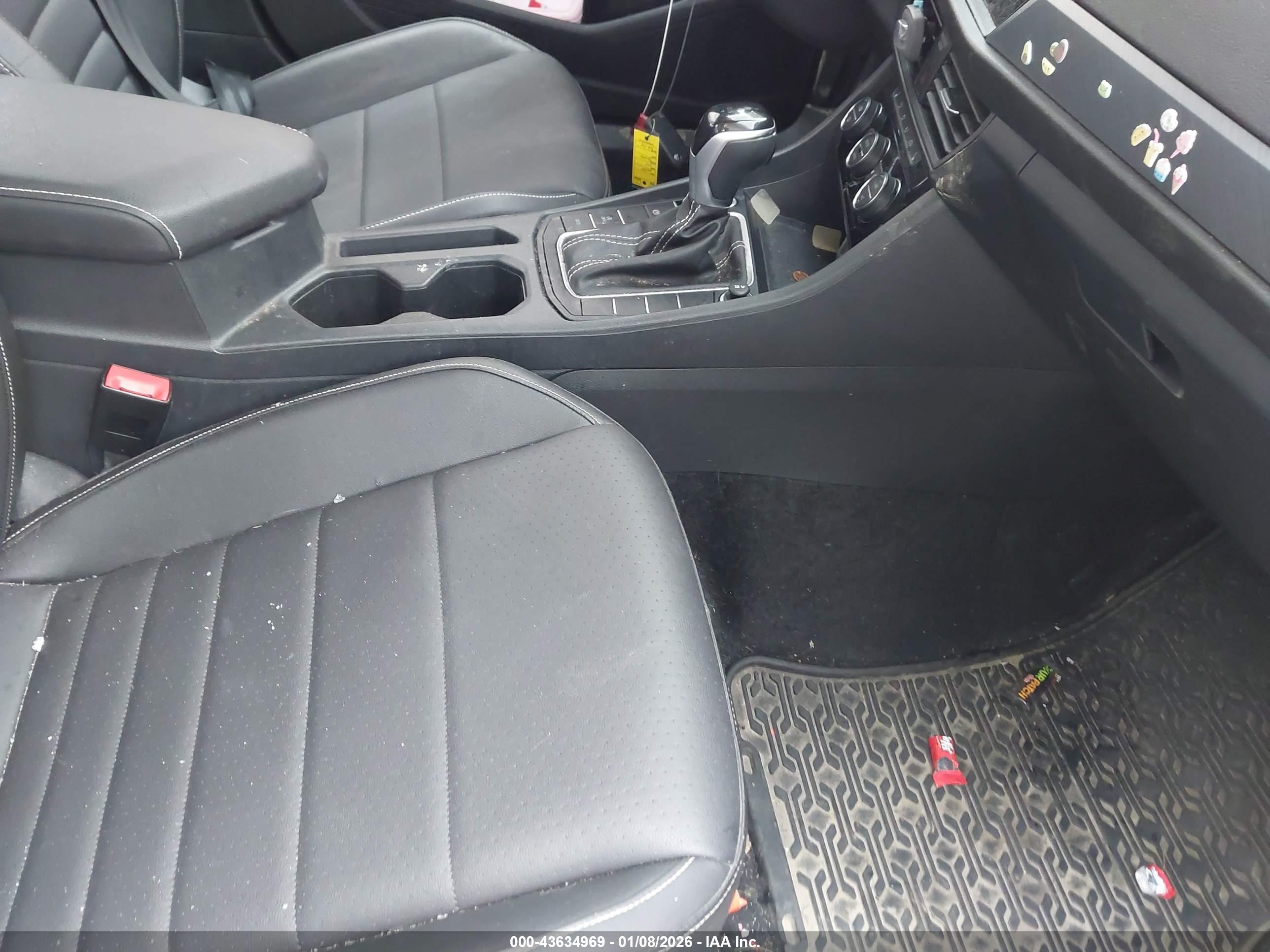 VOLKSWAGEN JETTA image 5