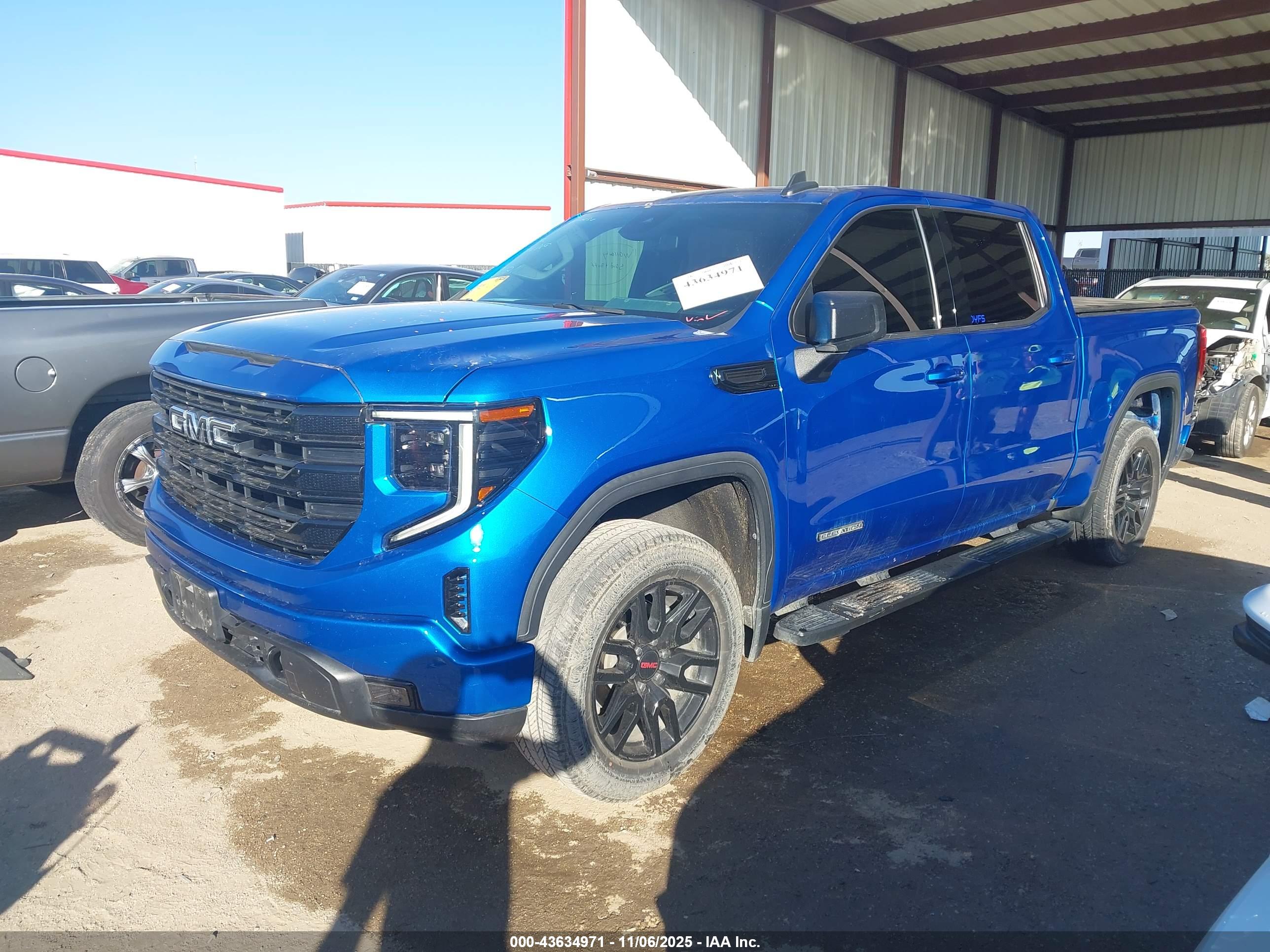 GMC SIERRA image 2
