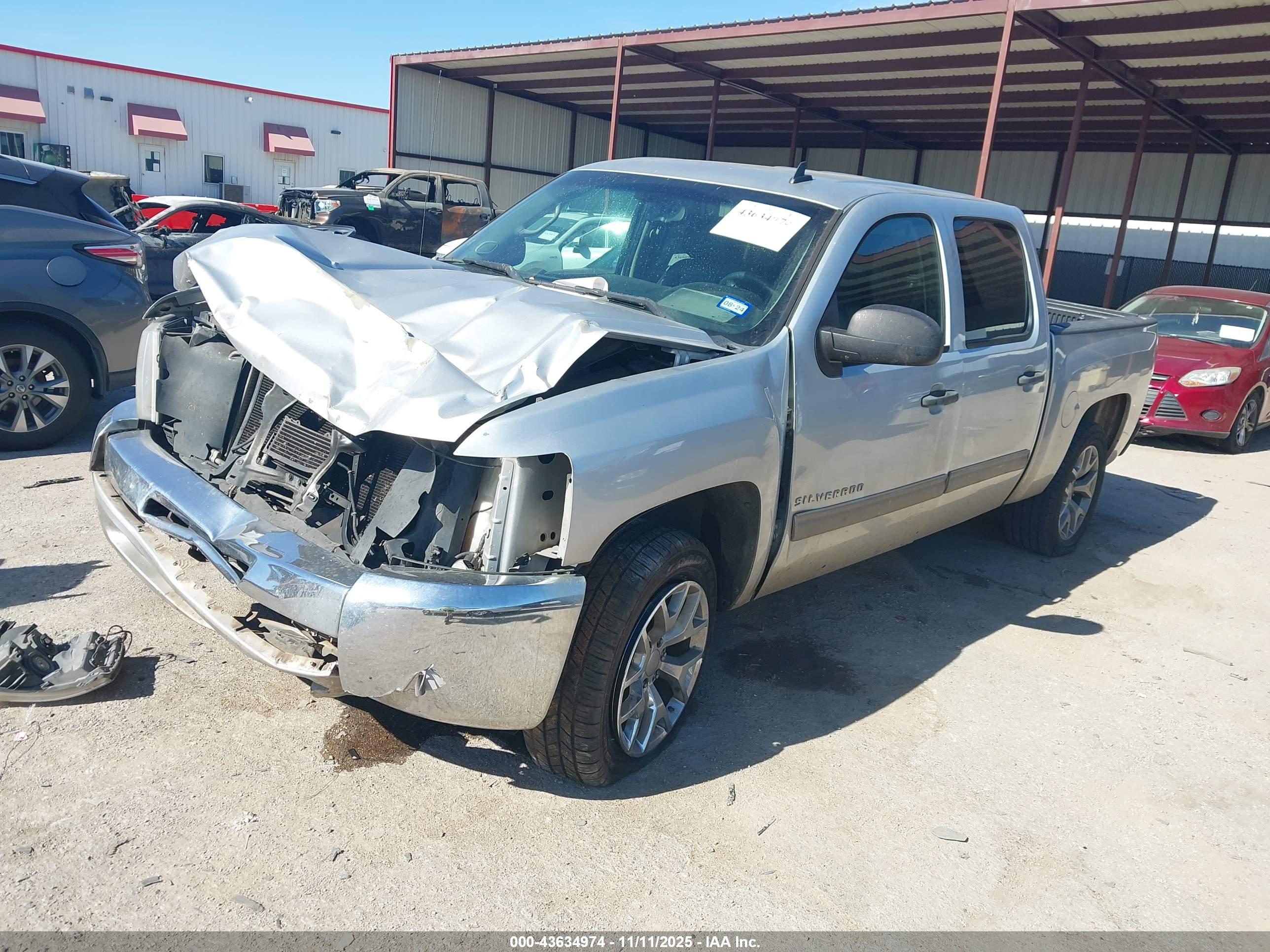 CHEVROLET SILVERADO image 2