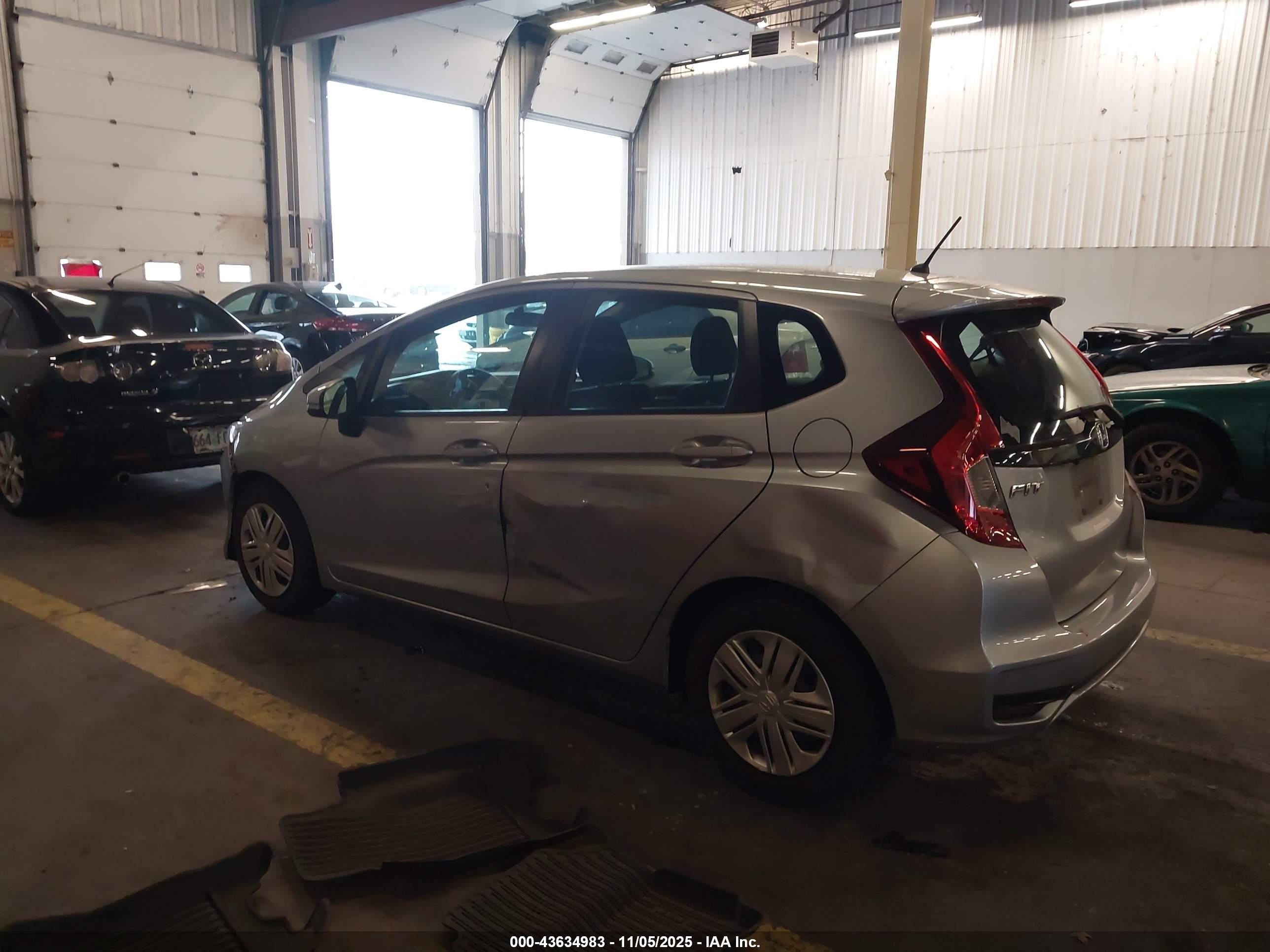 HONDA FIT image 3