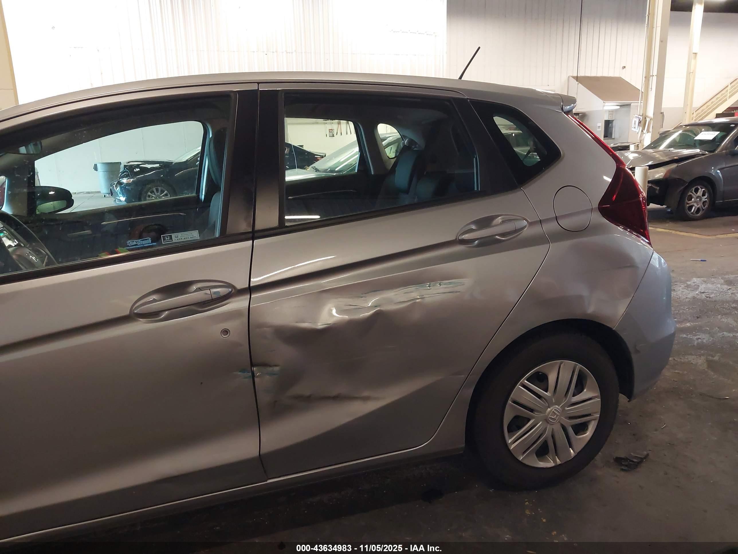 HONDA FIT image 6