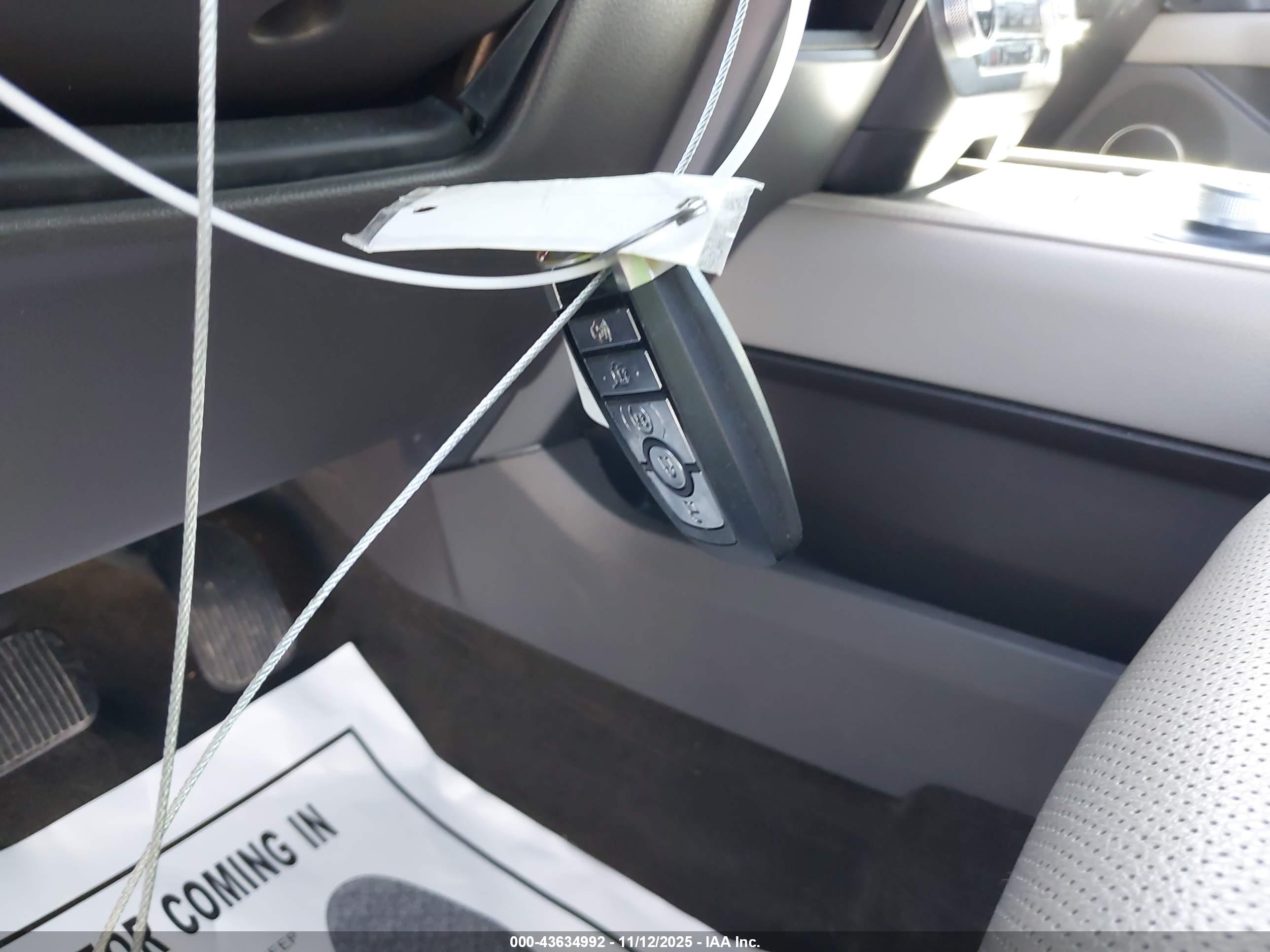 FORD EXPEDITION image 11