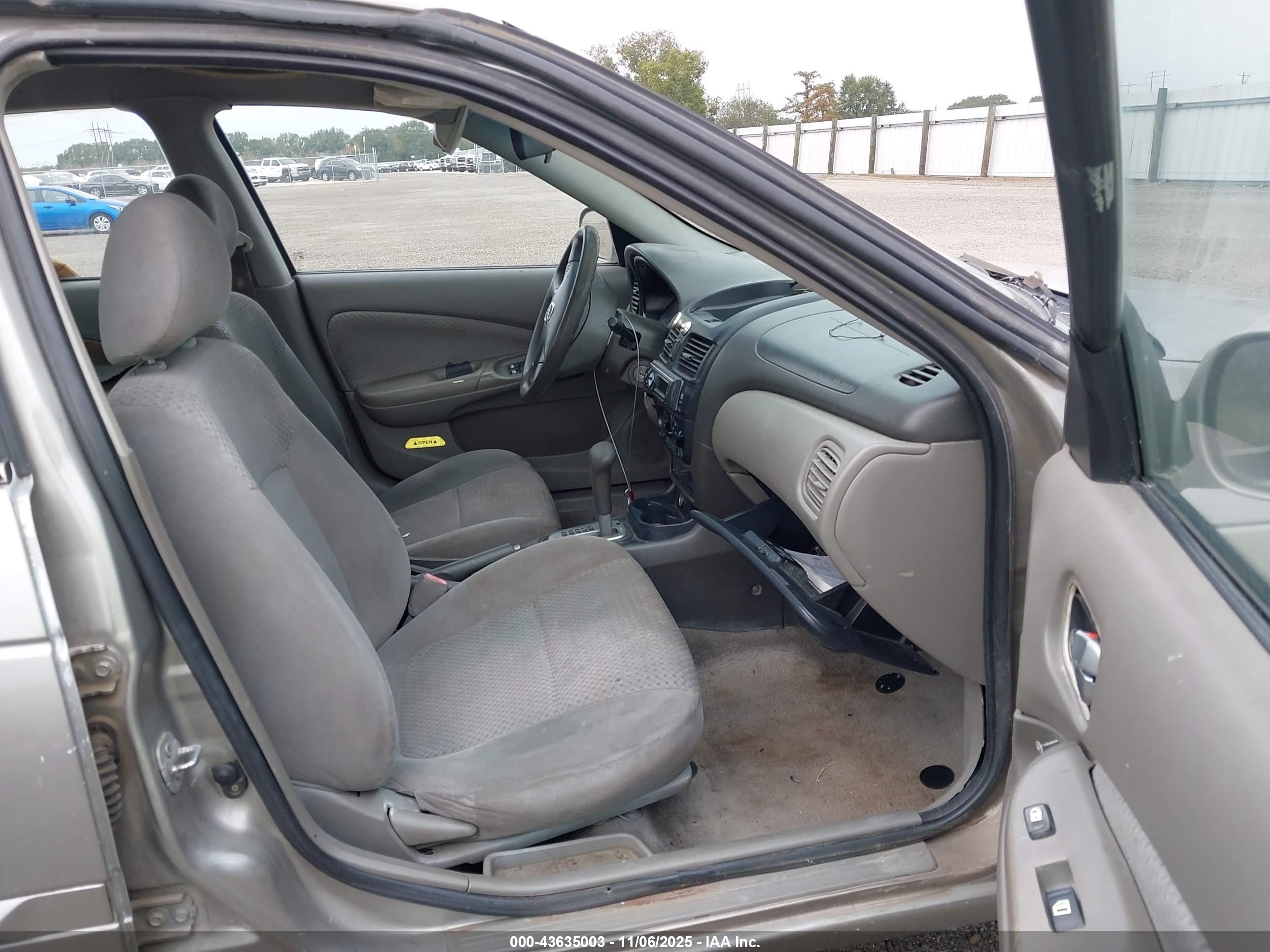 NISSAN SENTRA image 5
