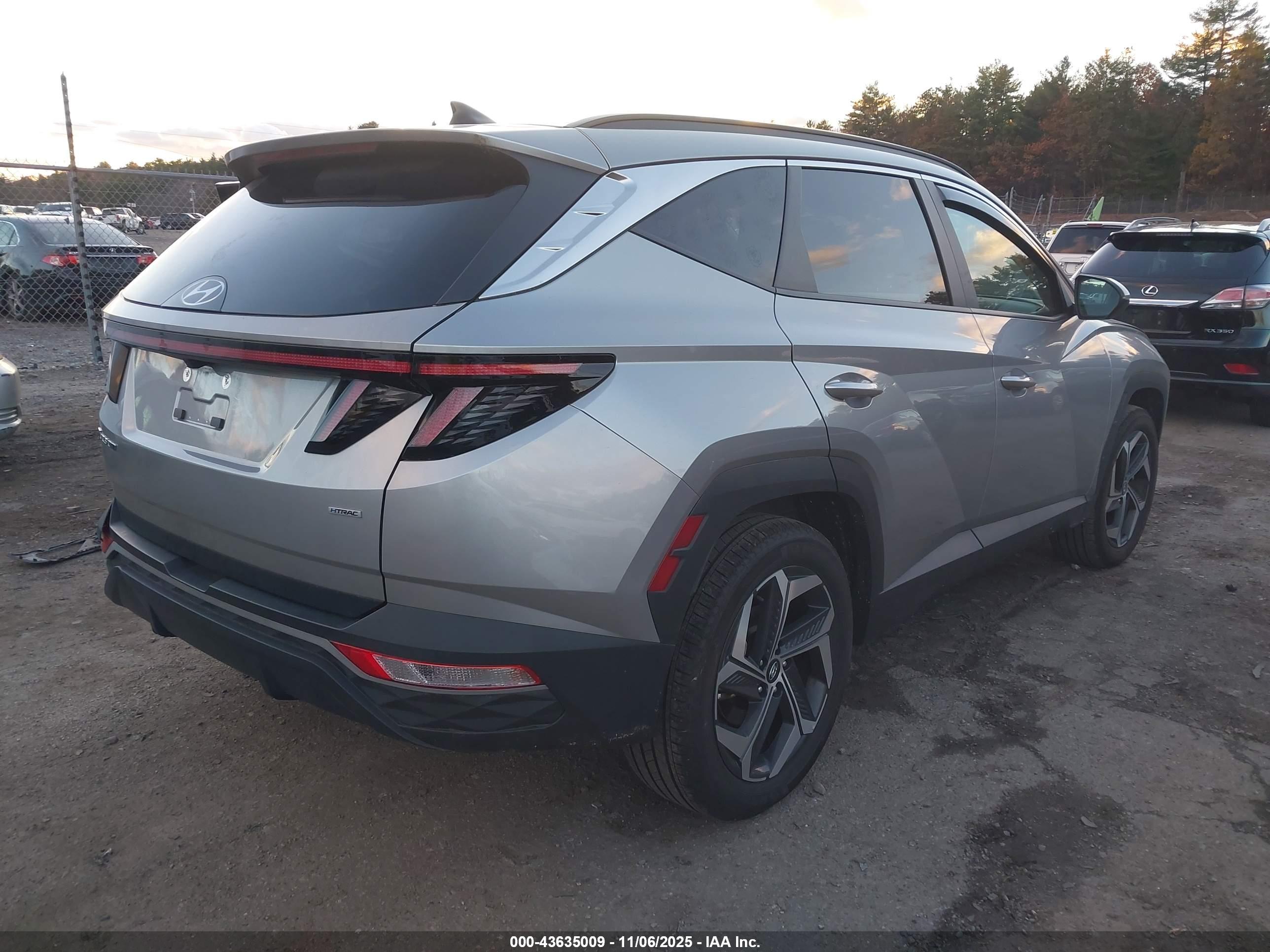 HYUNDAI TUCSON image 4