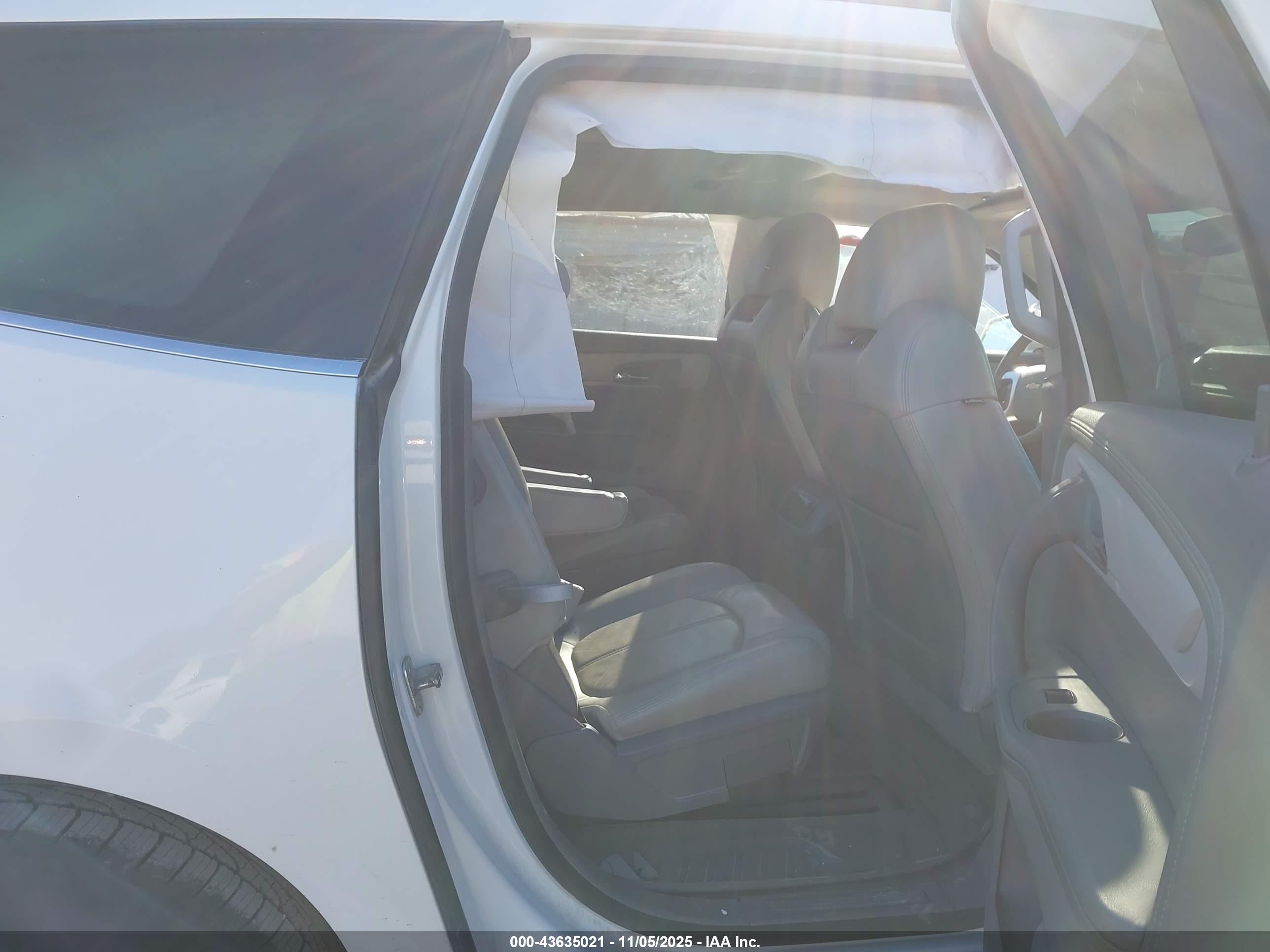 CHEVROLET TRAVERSE image 8