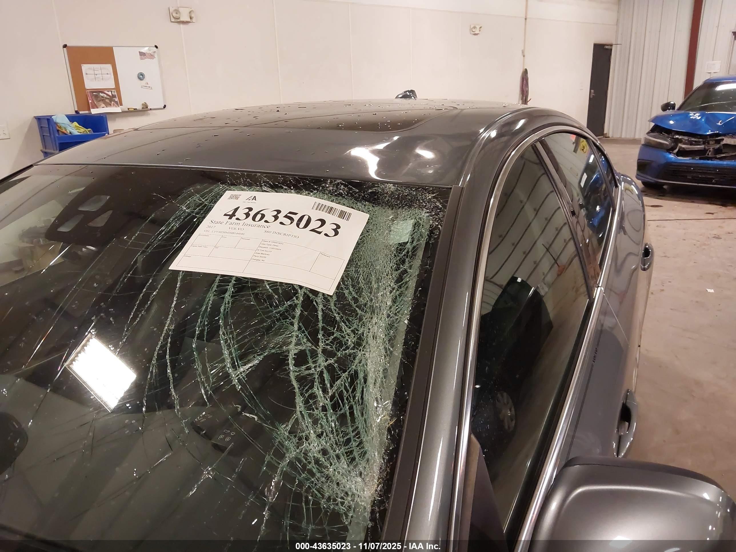 VOLVO S60 image 6