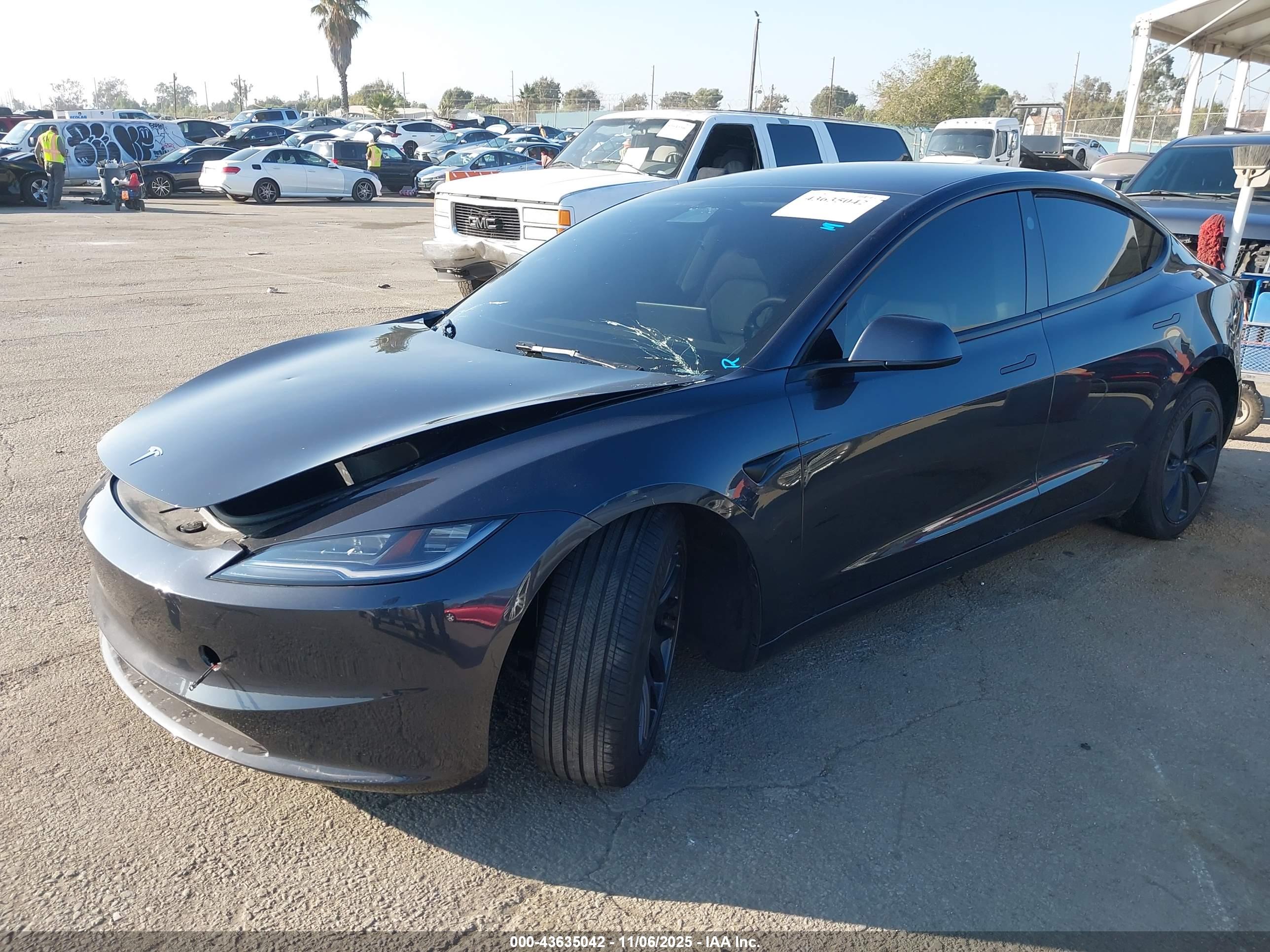TESLA MODEL image 2