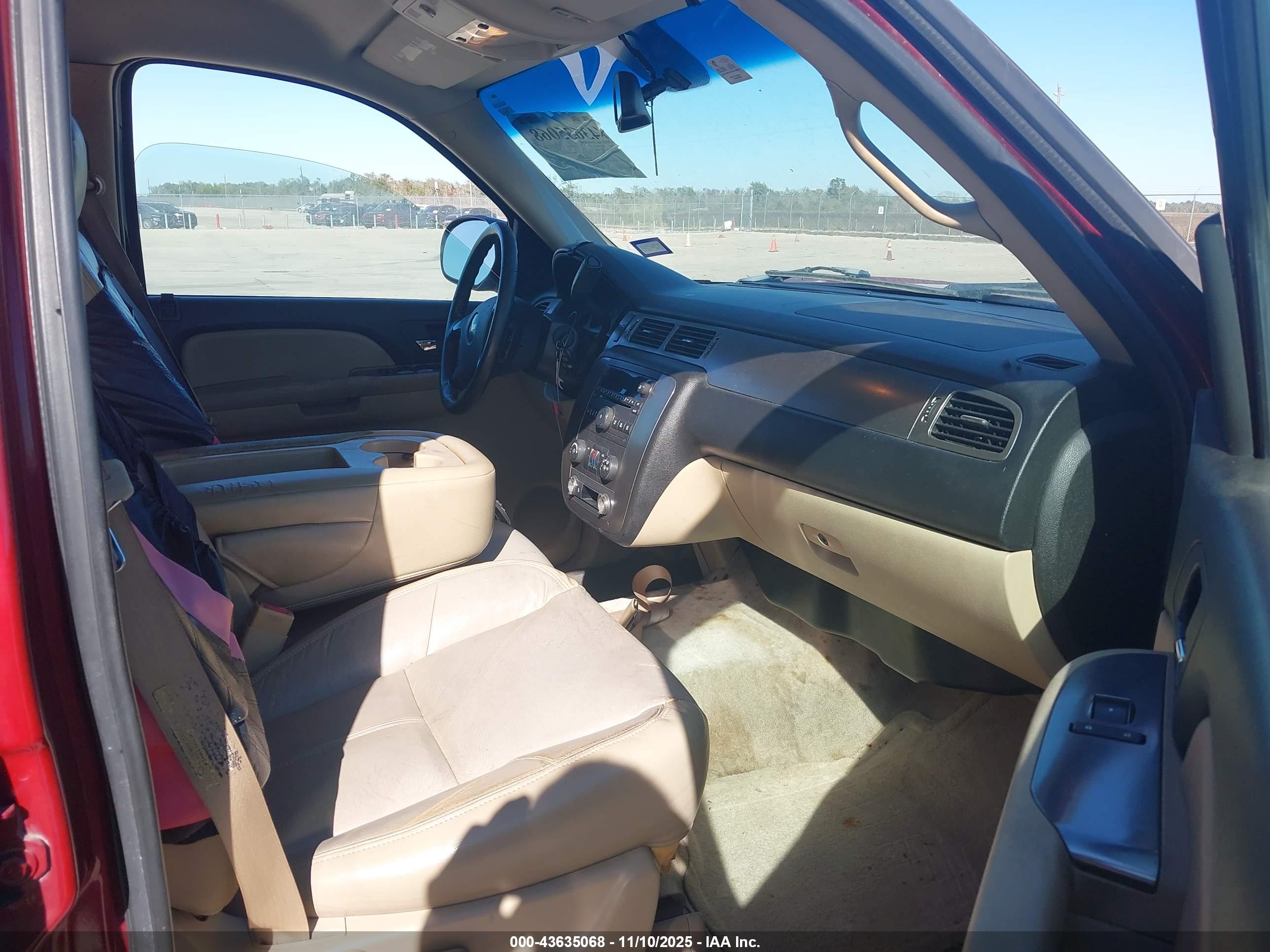 CHEVROLET TAHOE image 5