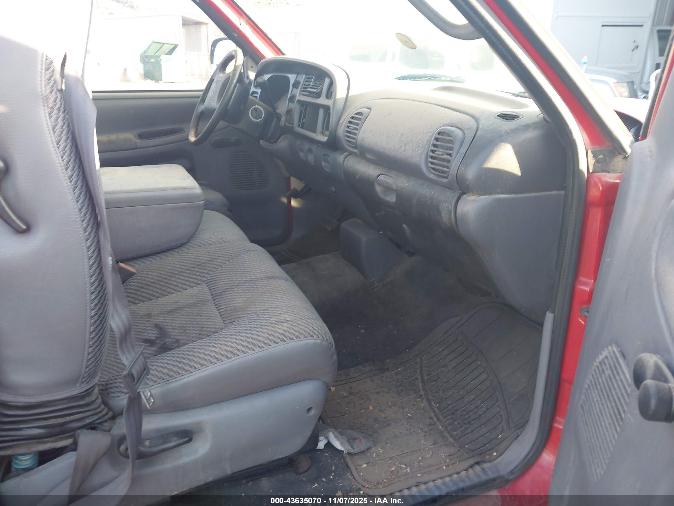 DODGE RAM image 5