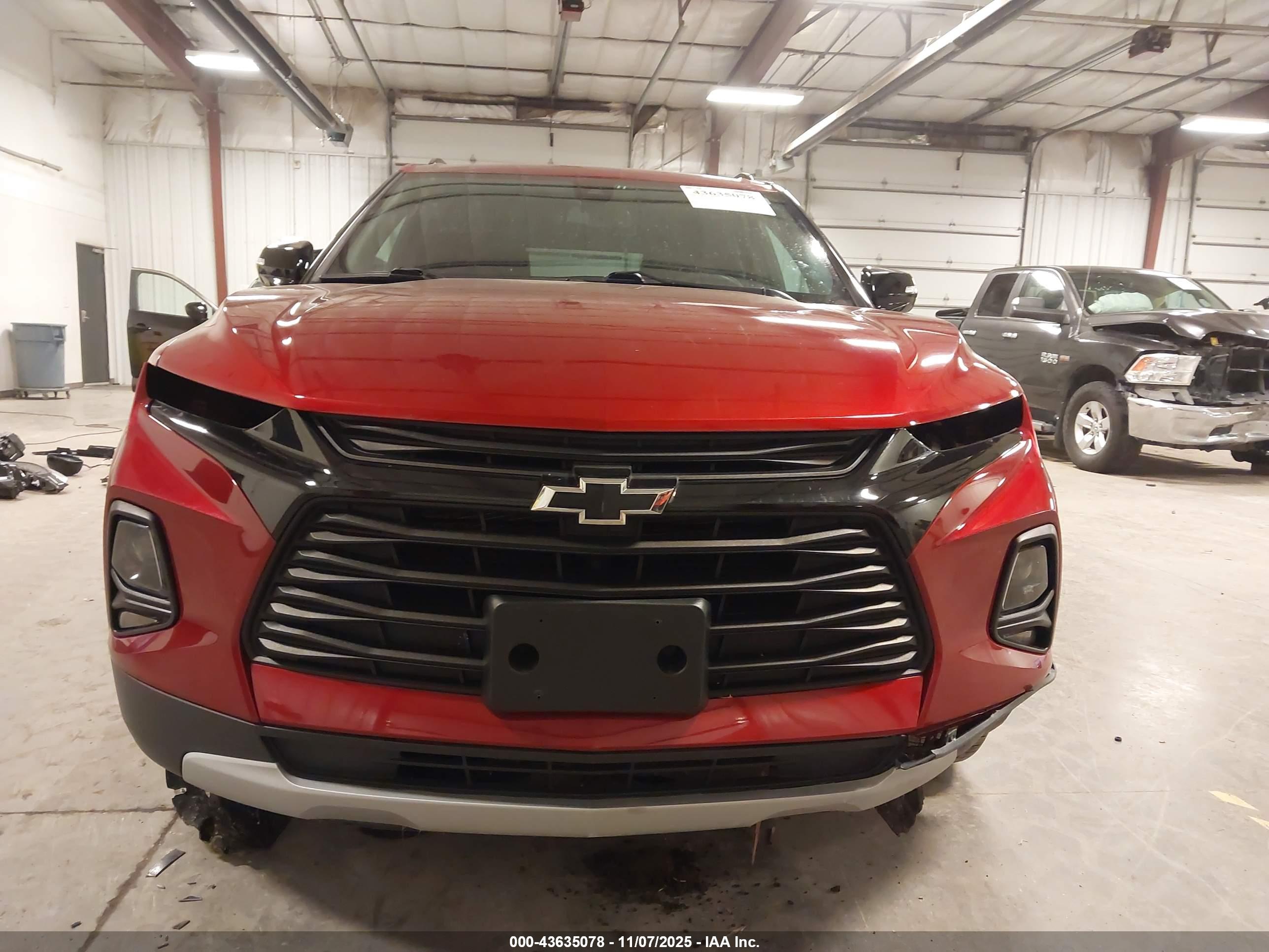 CHEVROLET BLAZER image 6