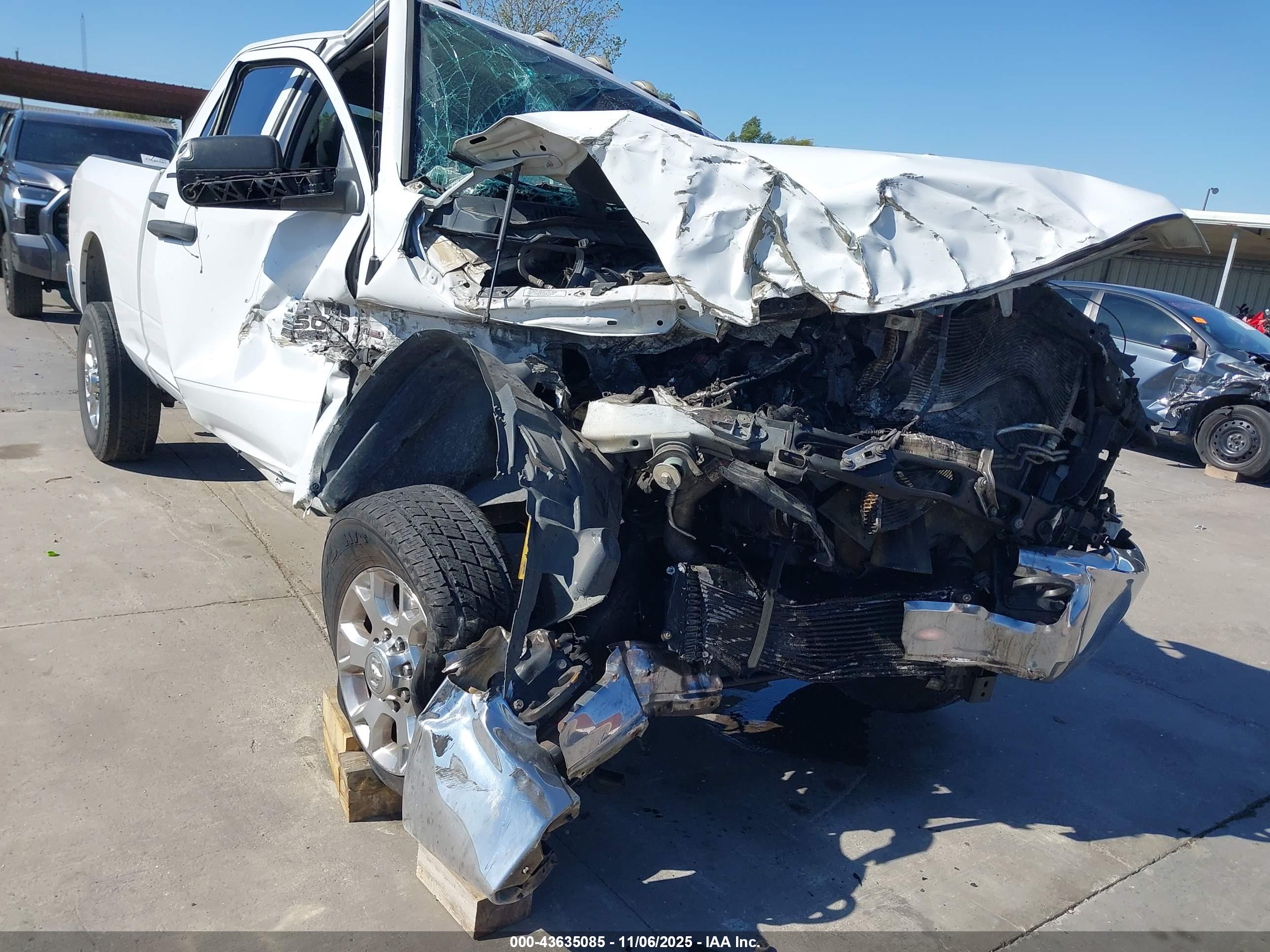 RAM 2500 image 6