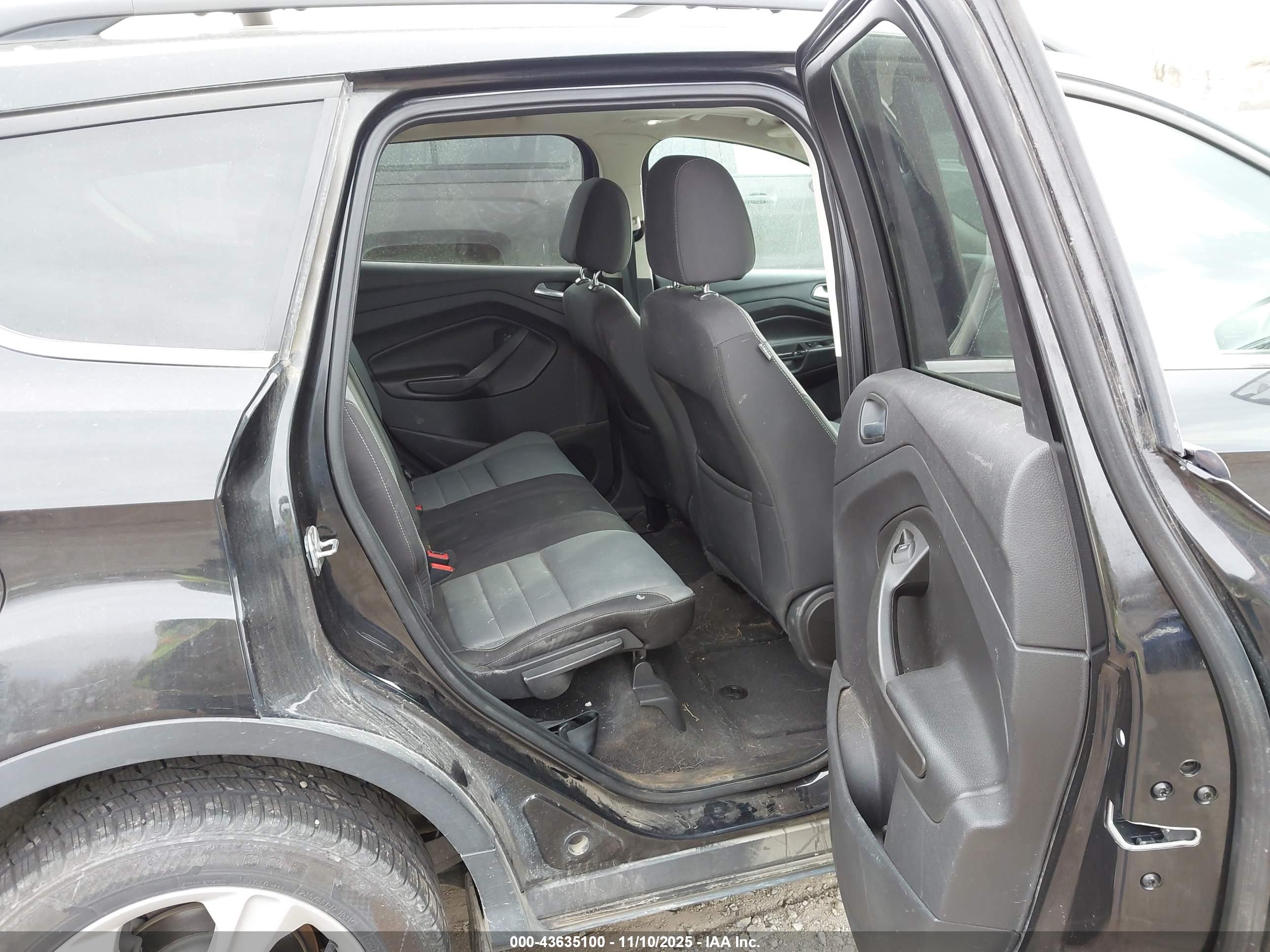 FORD ESCAPE image 8