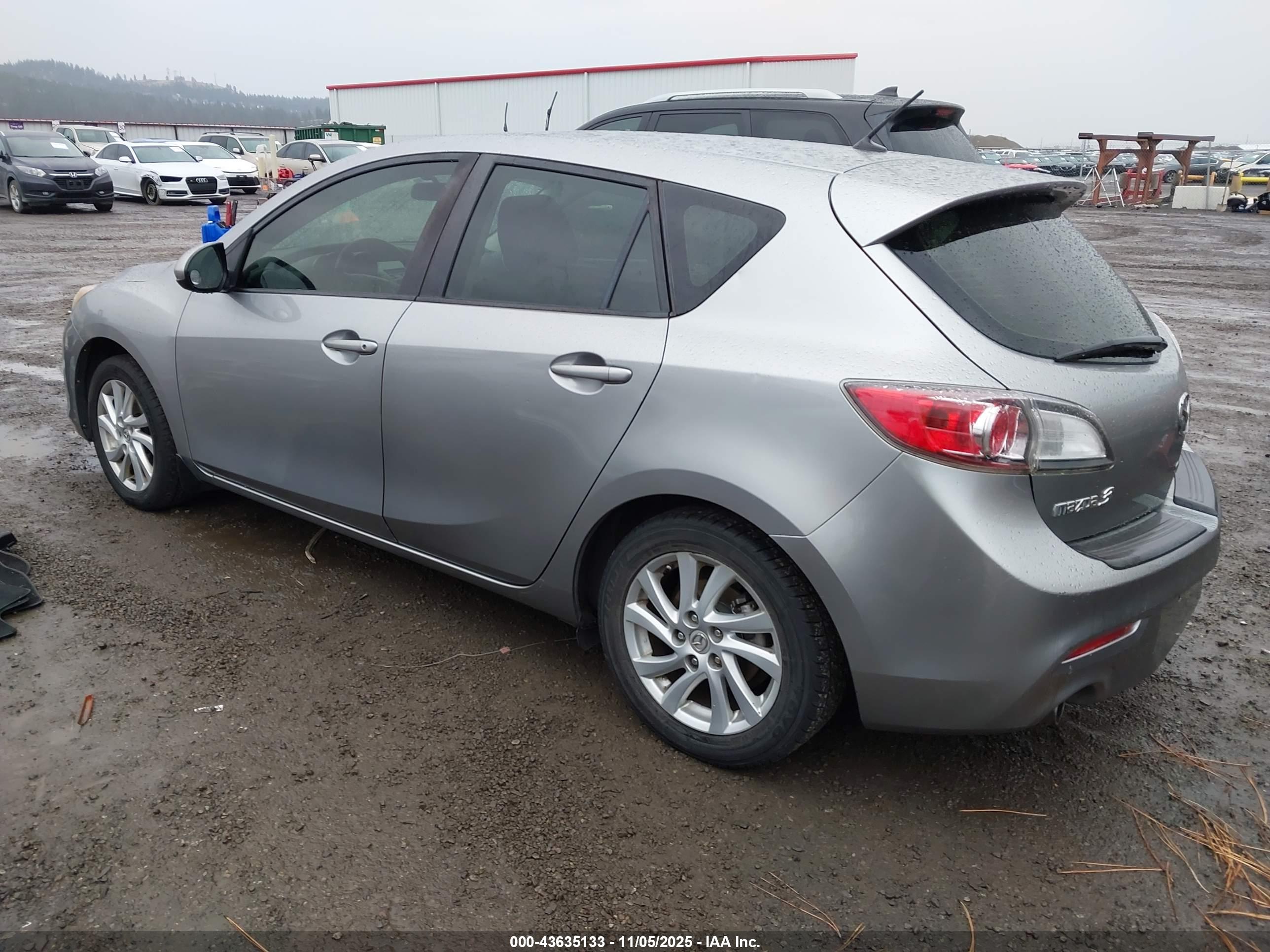 MAZDA MAZDA3 image 3