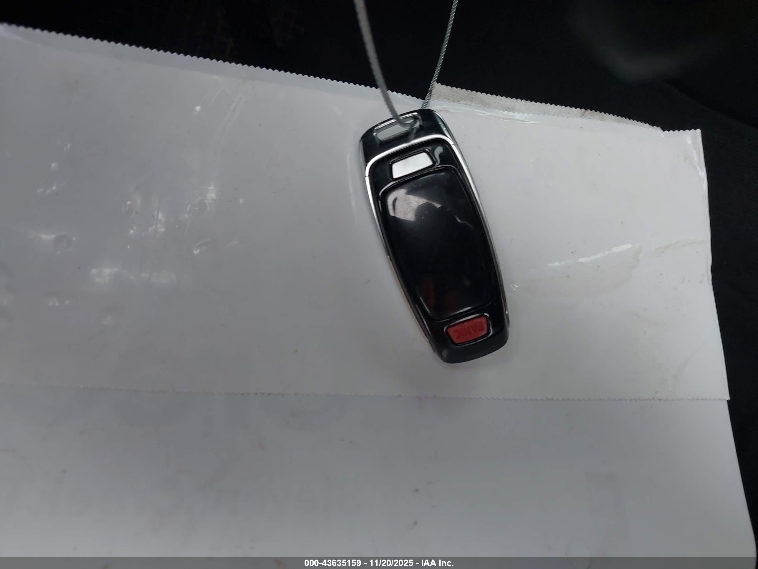 AUDI Q8 image 11