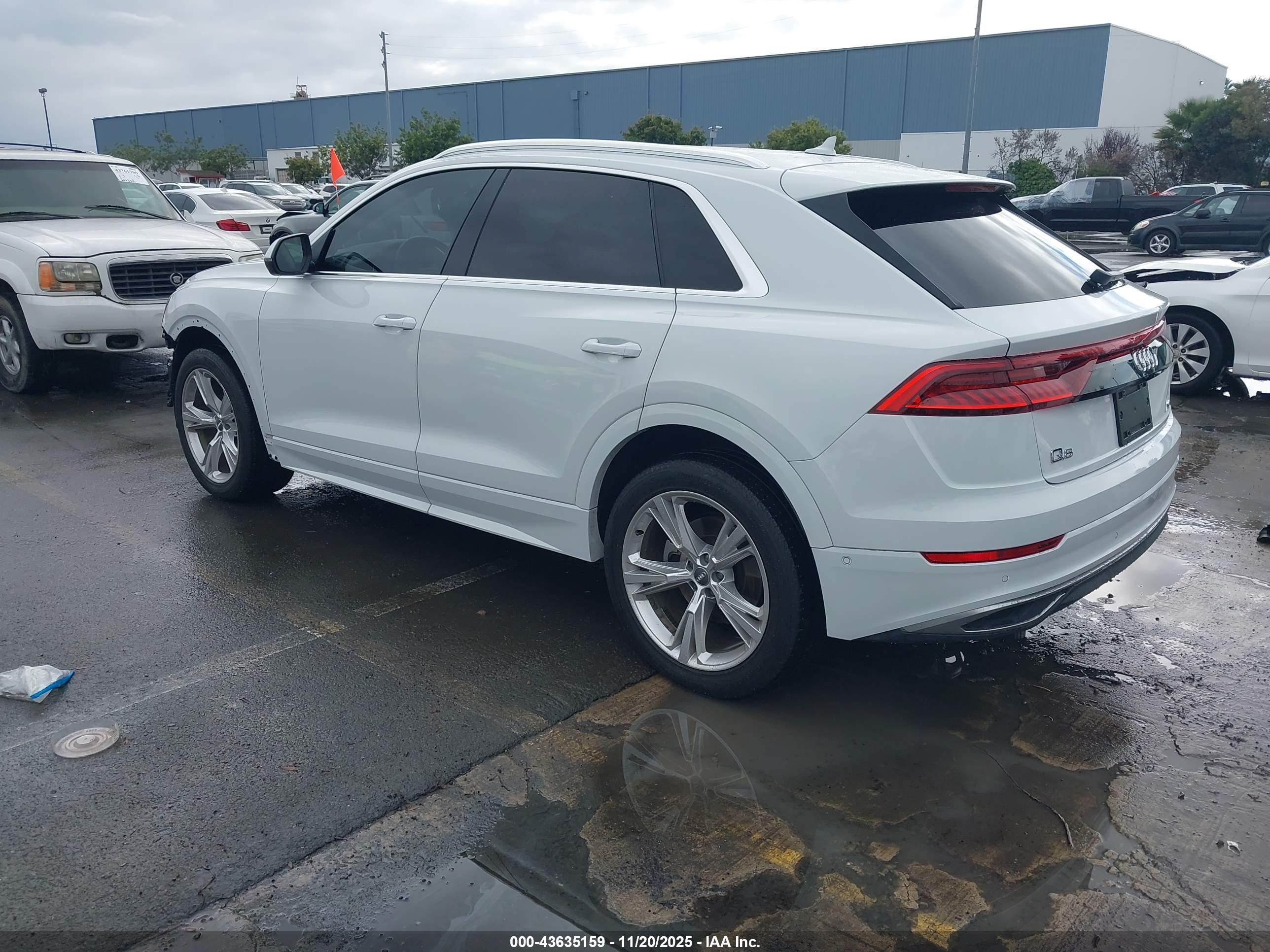 AUDI Q8 image 3