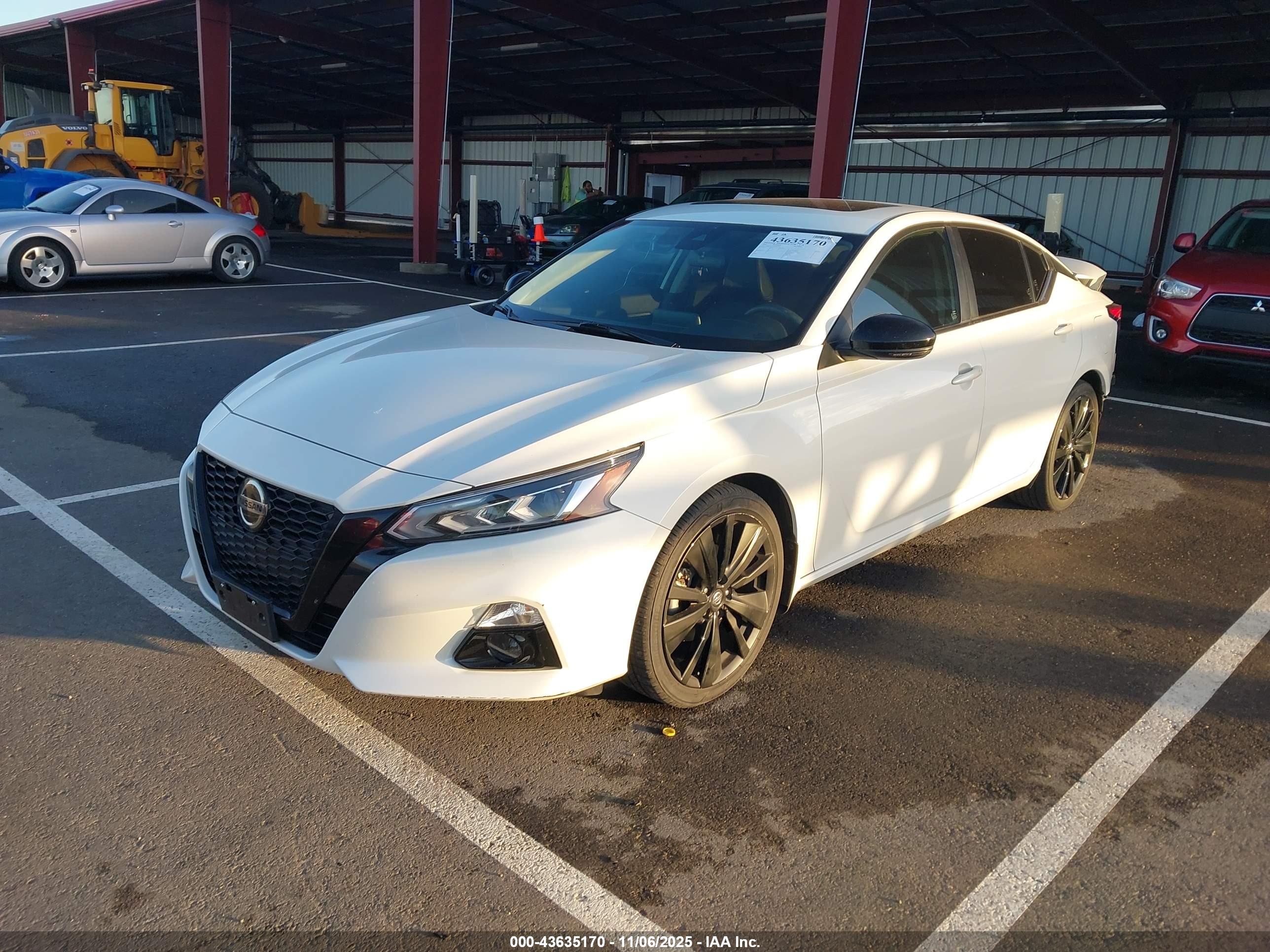 NISSAN ALTIMA image 2