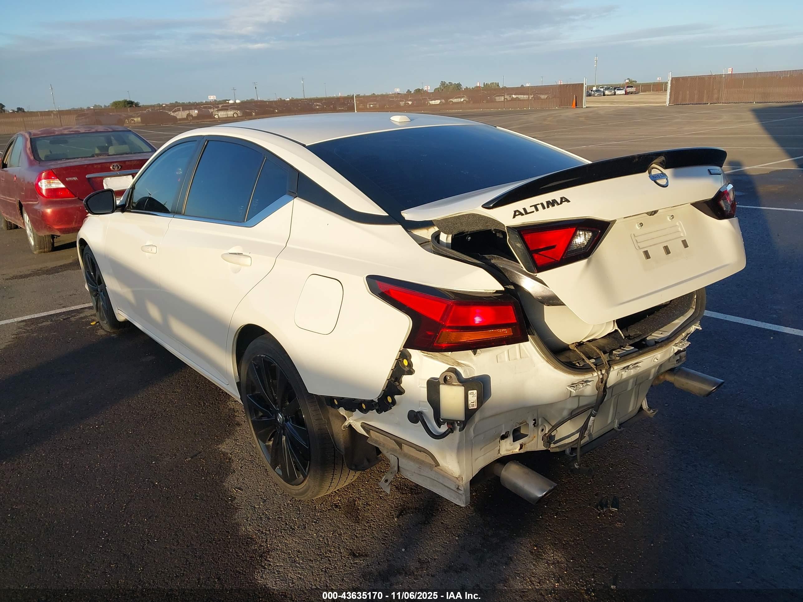 NISSAN ALTIMA image 3