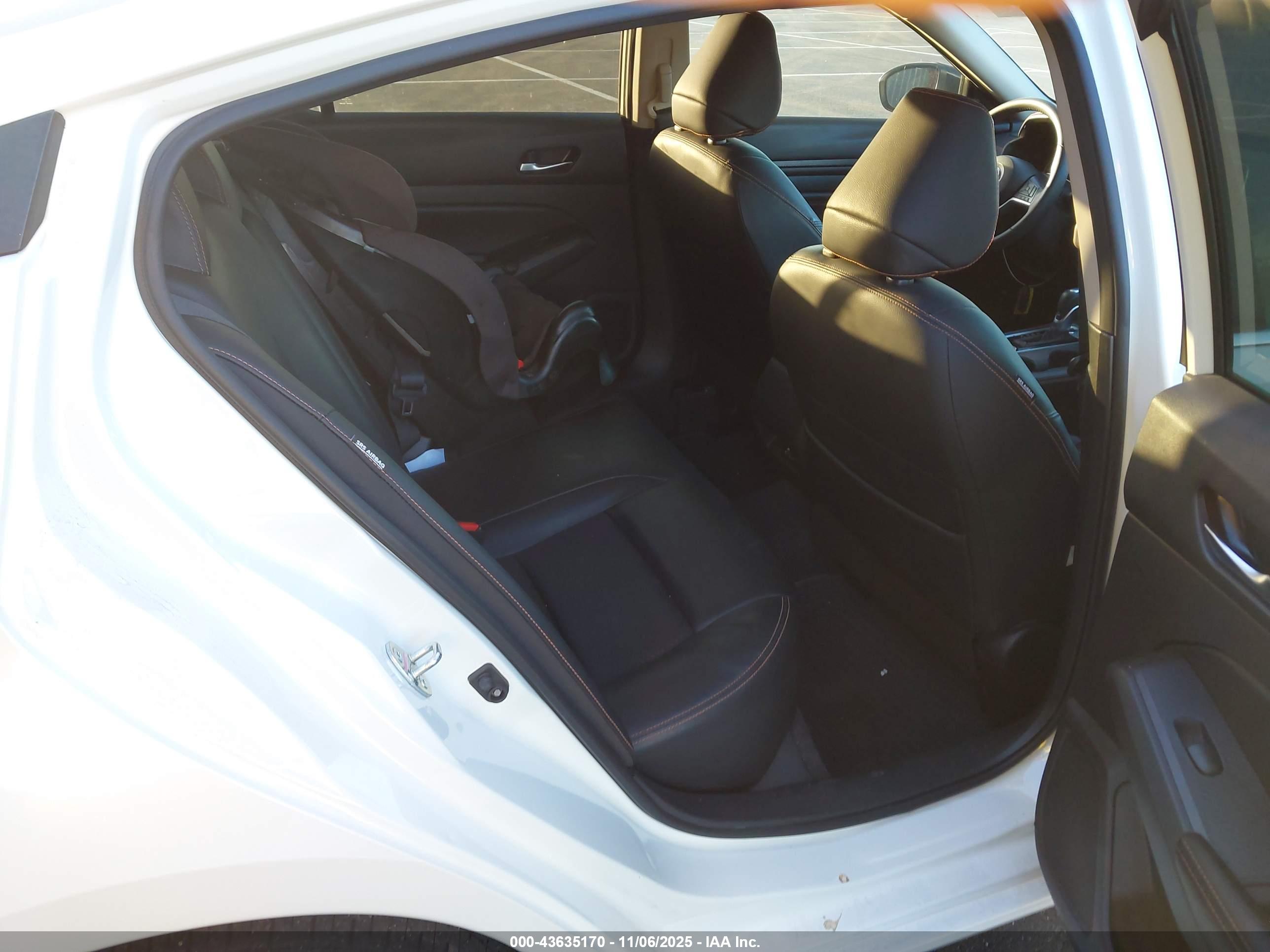 NISSAN ALTIMA image 8