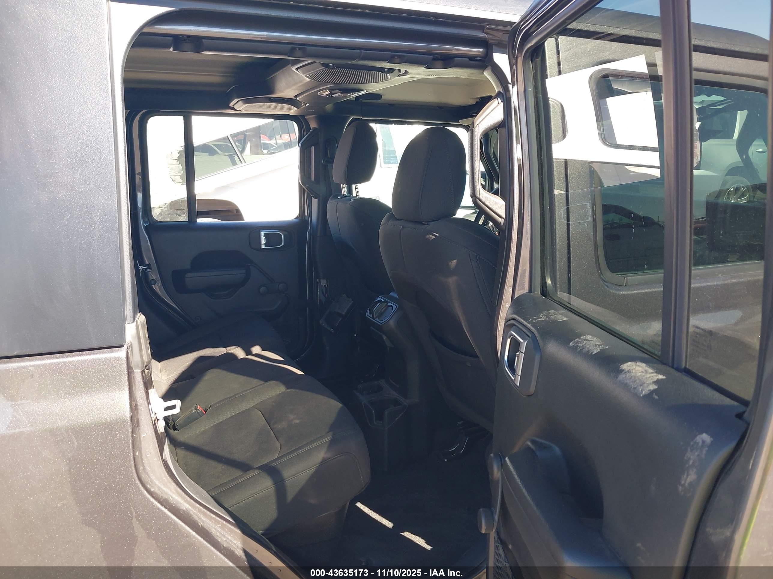 JEEP GLADIATOR image 8