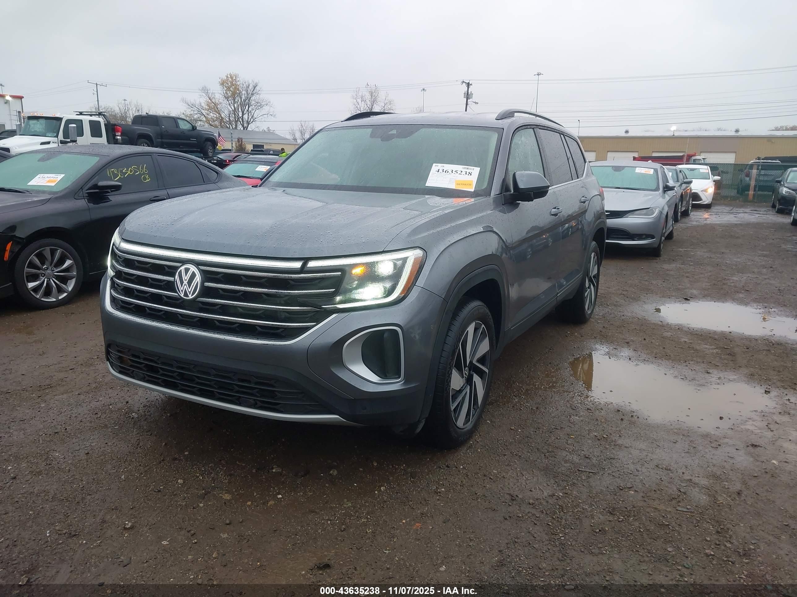 VOLKSWAGEN ATLAS image 2