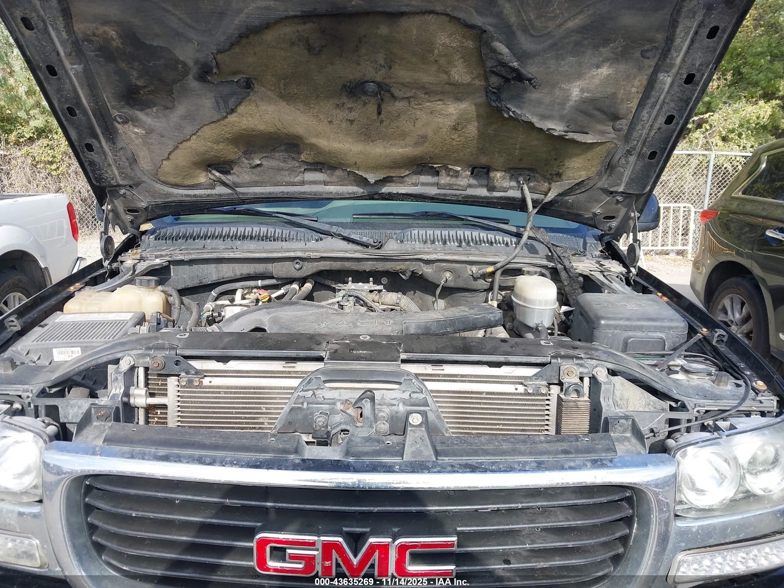 GMC YUKON image 10