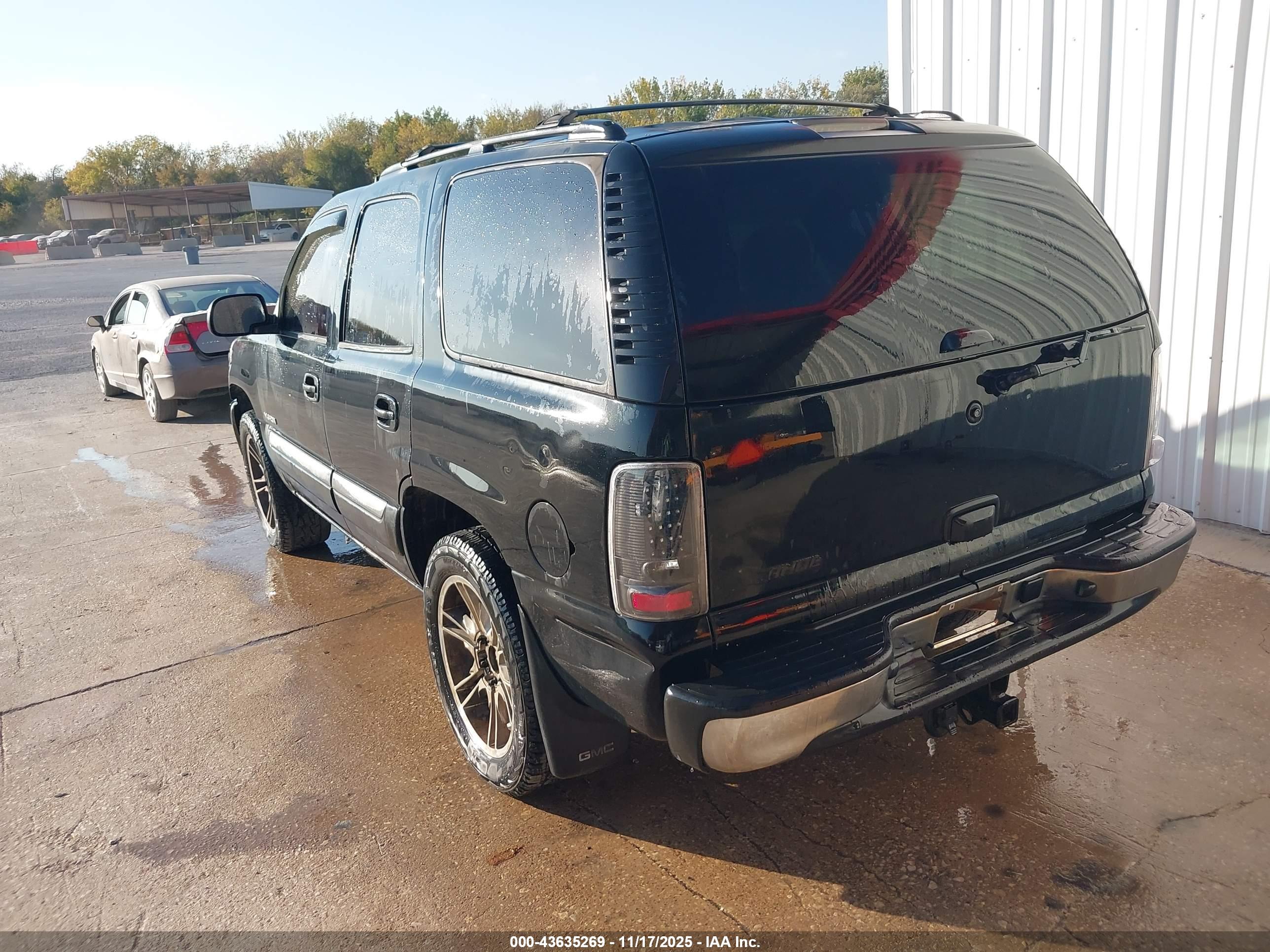 GMC YUKON image 3