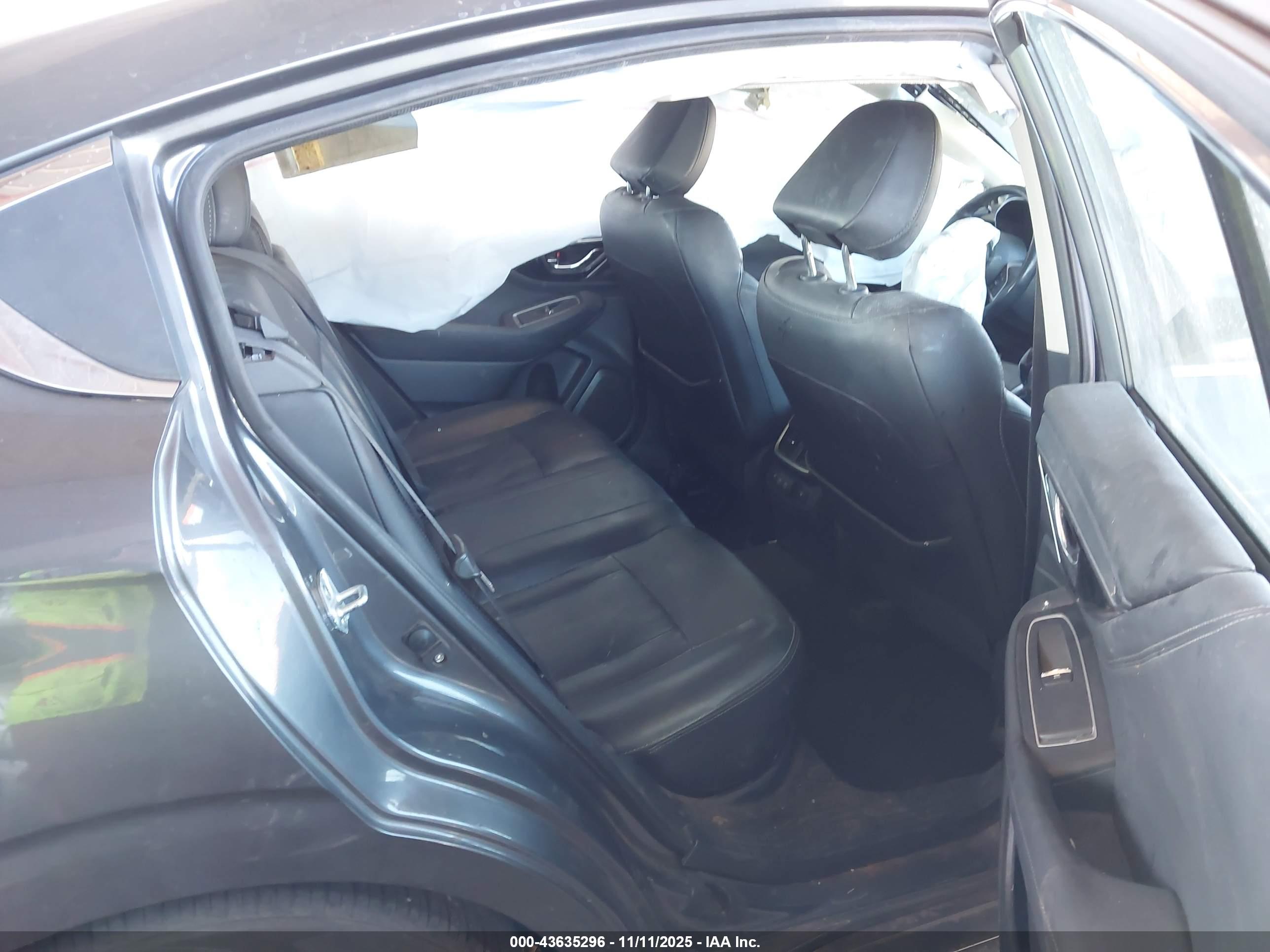 SUBARU LEGACY image 8