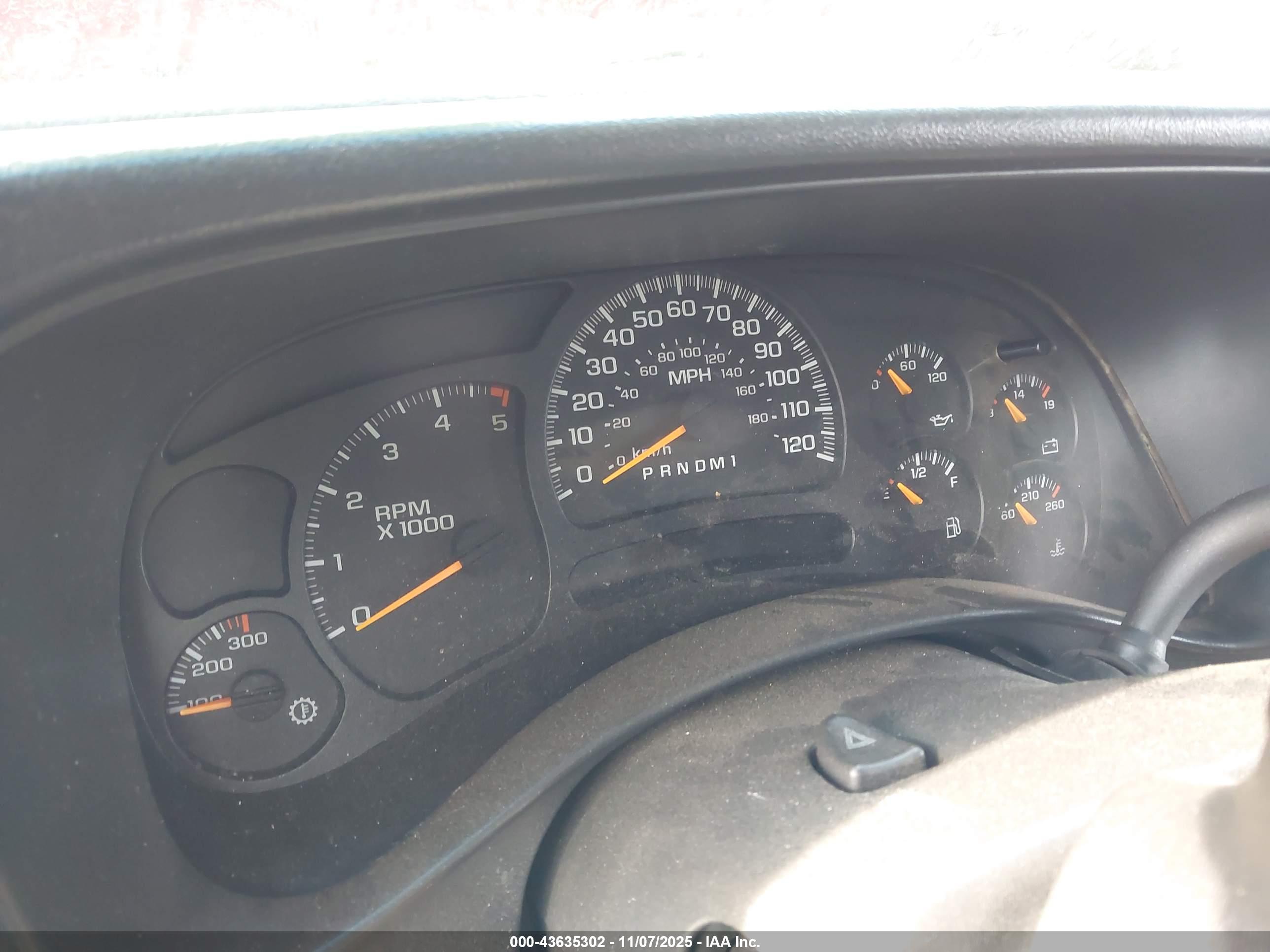 CHEVROLET SILVERADO image 6