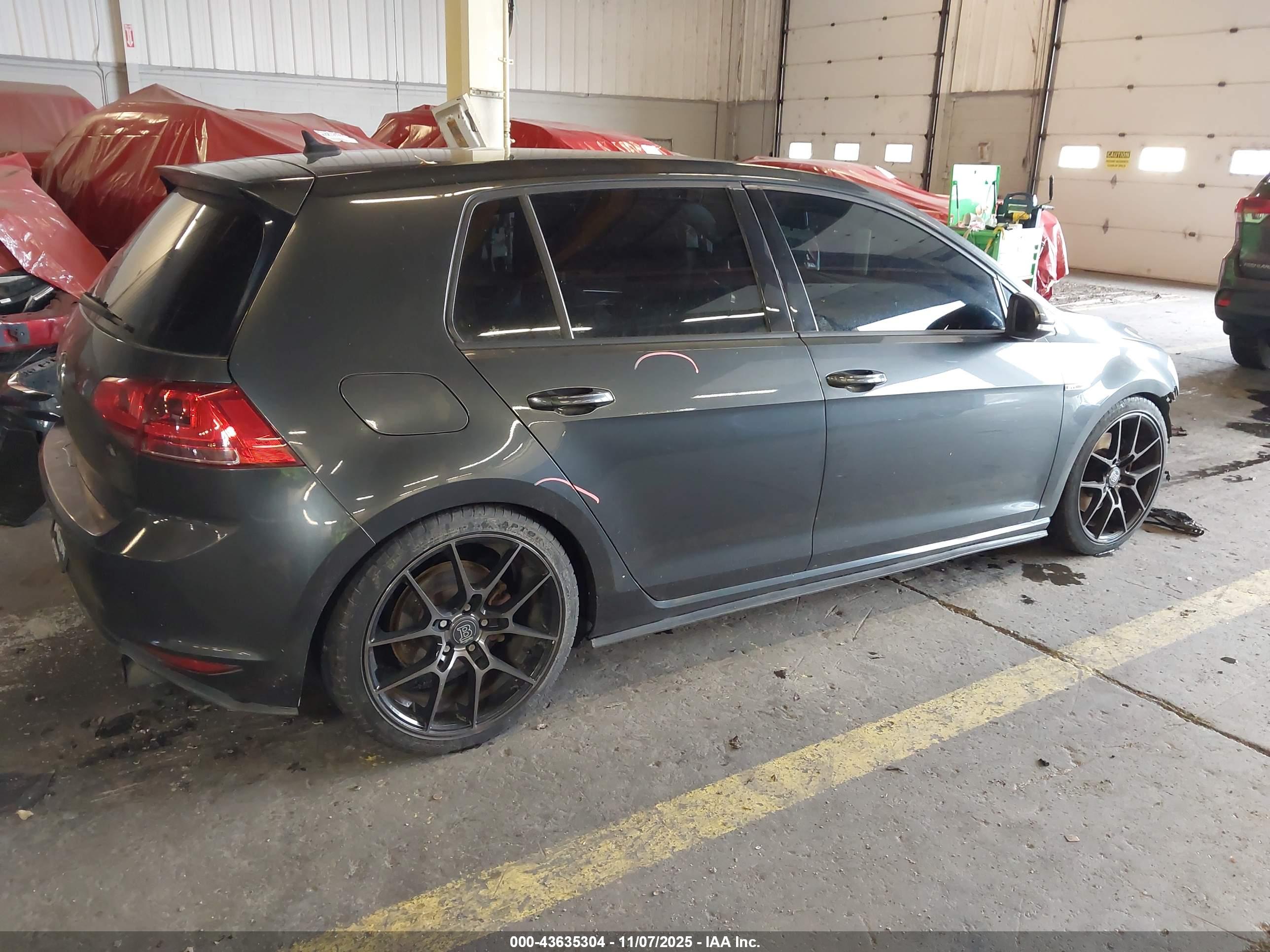 VOLKSWAGEN GOLF image 4