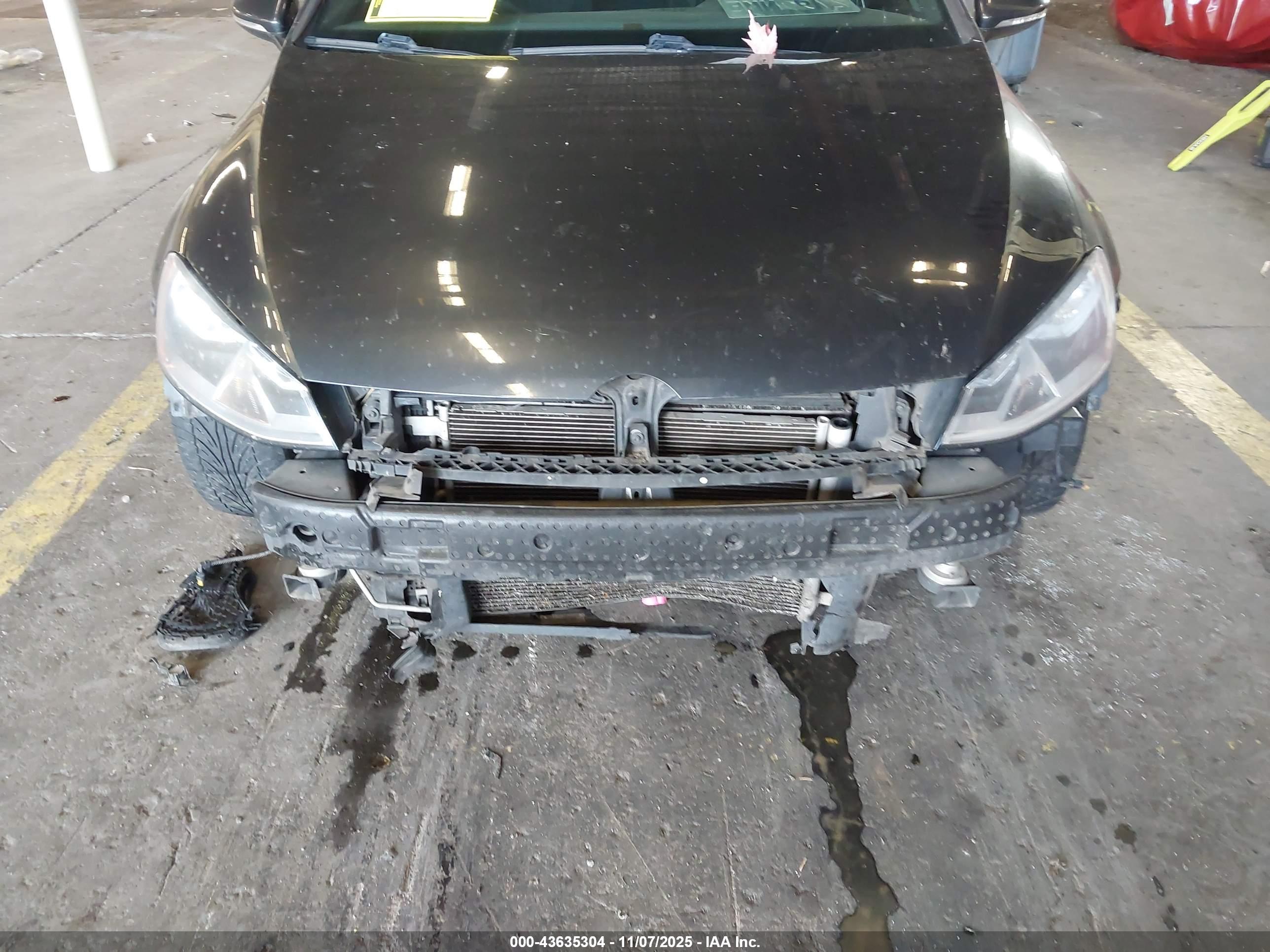 VOLKSWAGEN GOLF image 6