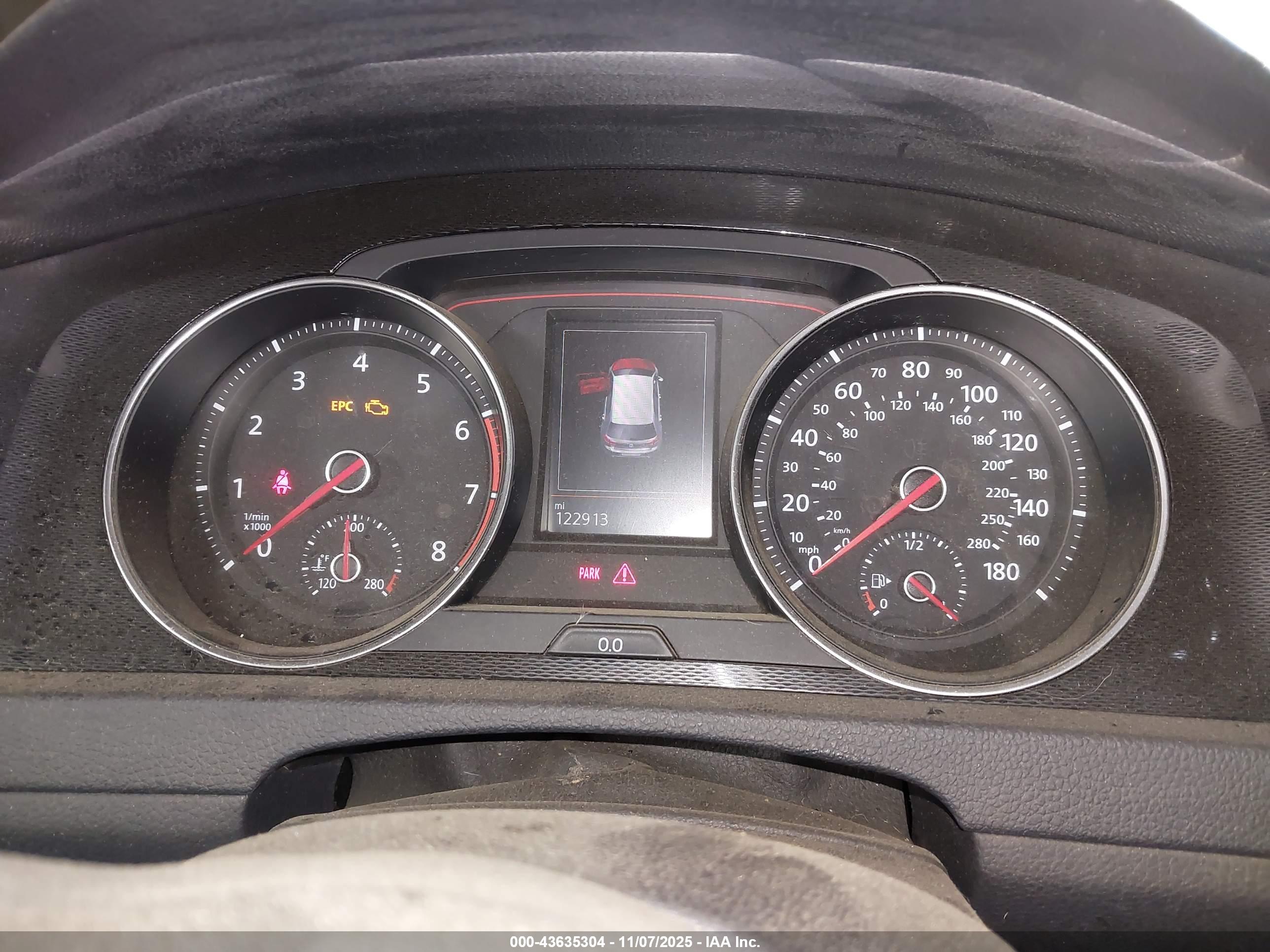 VOLKSWAGEN GOLF image 7